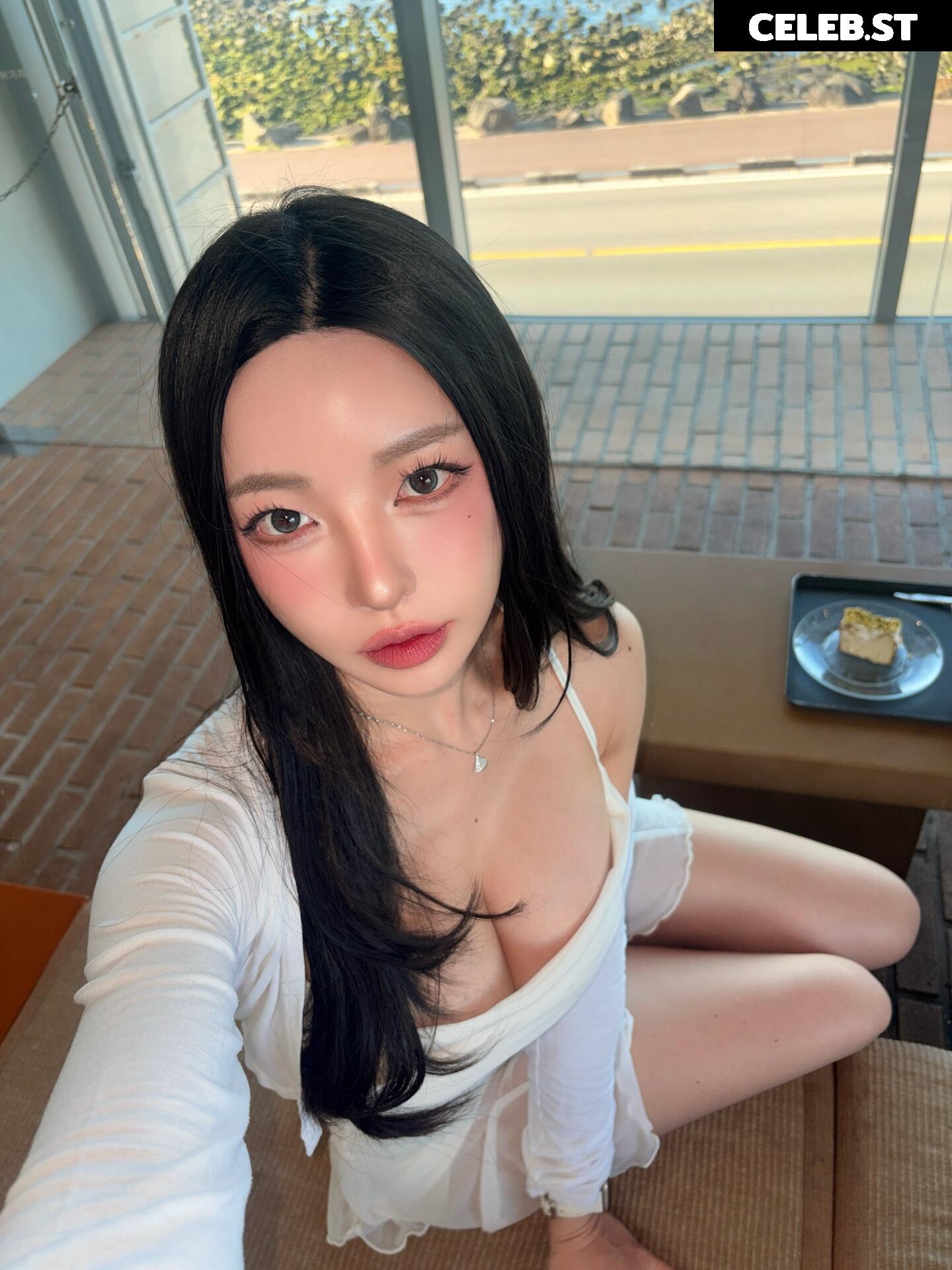 h___rvn | rvn1015 | 동그란 | Dongeuran Image 24926745