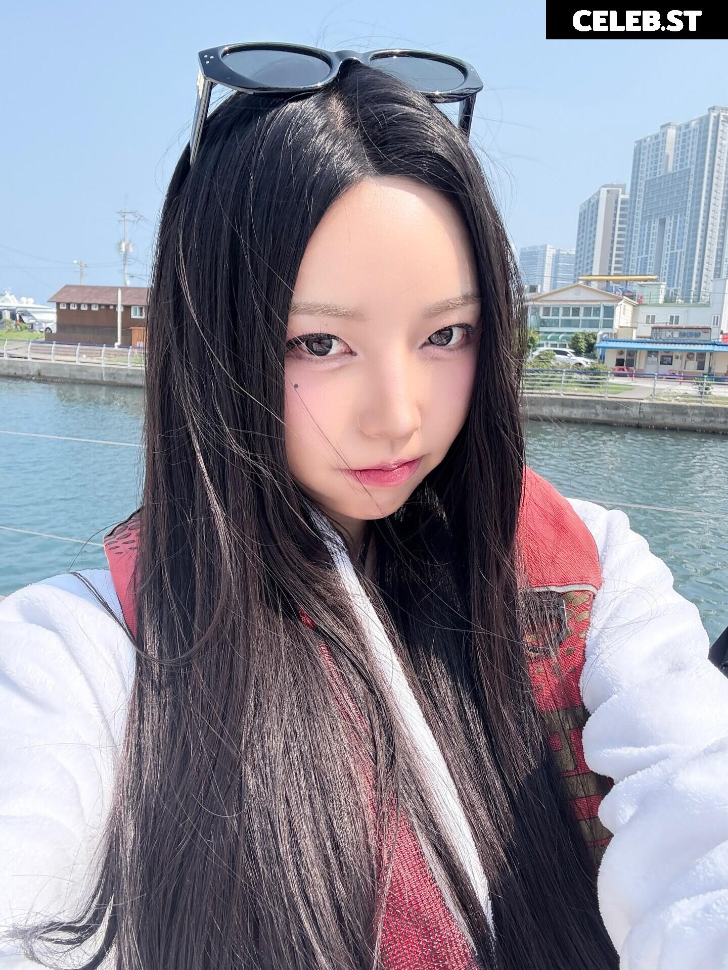 h___rvn | rvn1015 | 동그란 | Dongeuran Image 24926046