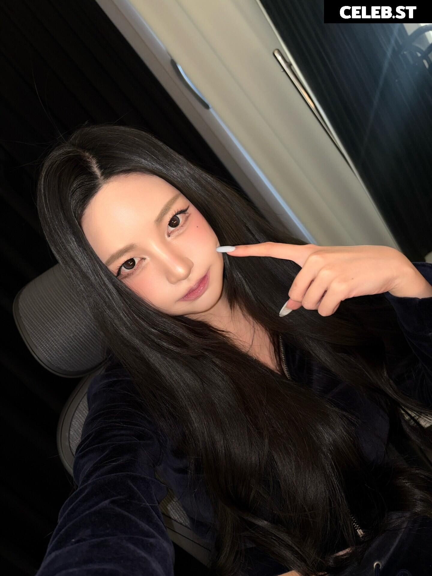 h___rvn | rvn1015 | 동그란 | Dongeuran Image 24926313