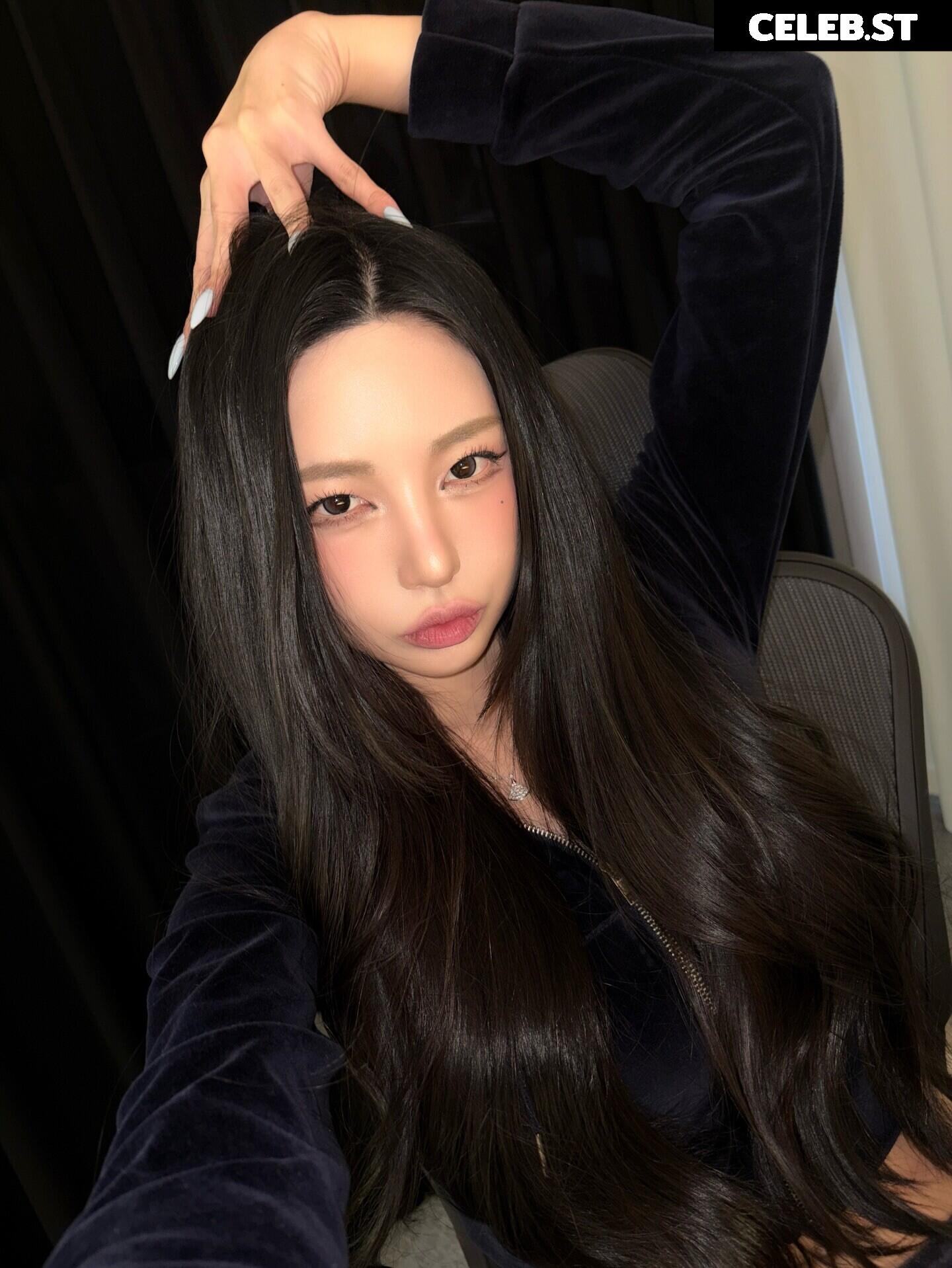 h___rvn | rvn1015 | 동그란 | Dongeuran Image 24926315