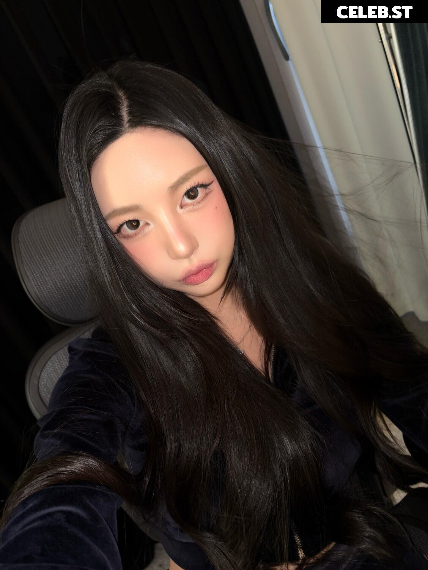 h___rvn | rvn1015 | 동그란 | Dongeuran Image 24926314