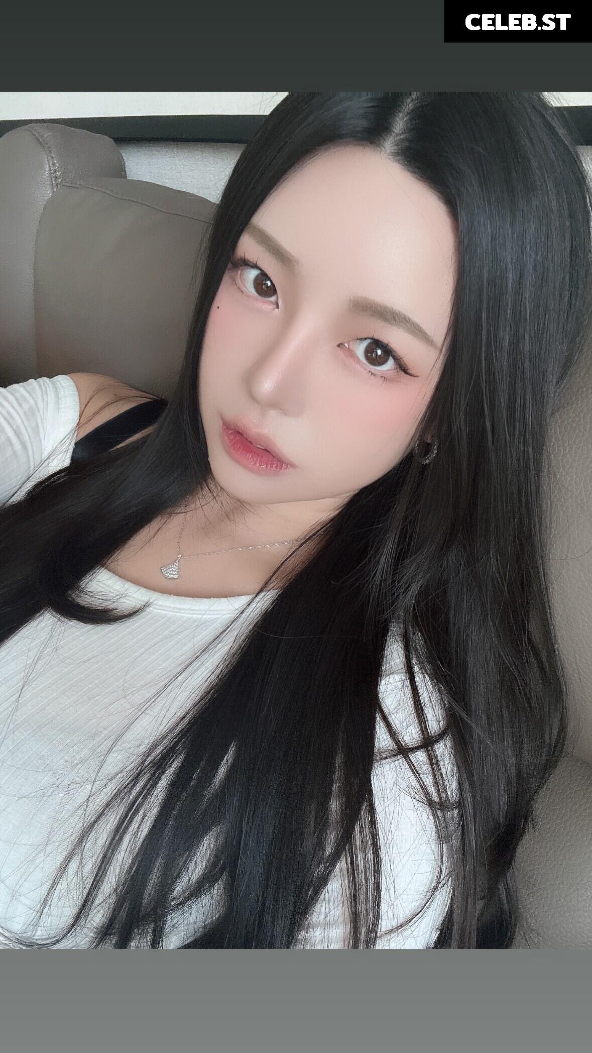 h___rvn | rvn1015 | 동그란 | Dongeuran Image 24926369