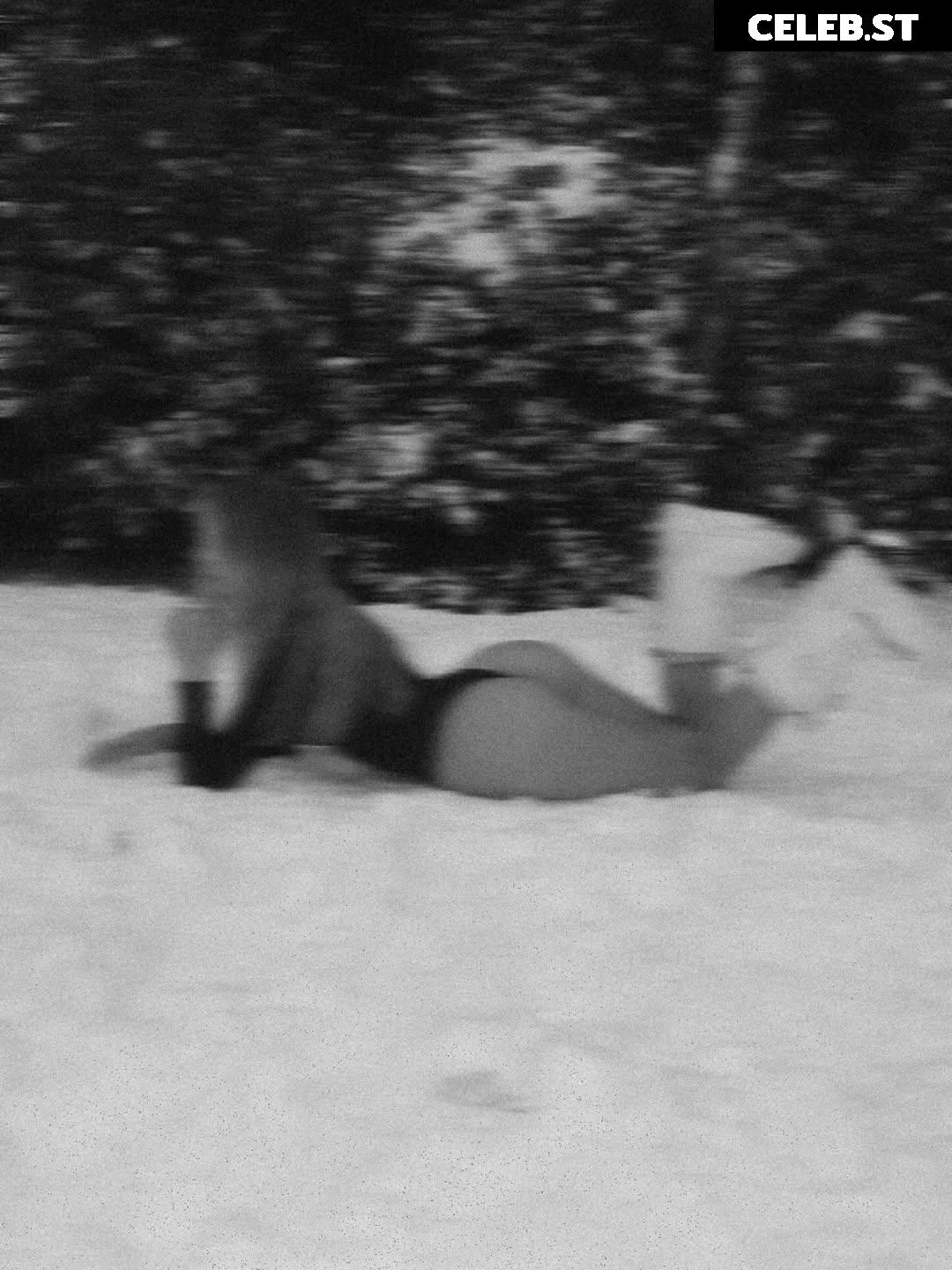 Sterre Meijer / surfsterre Image 24939493