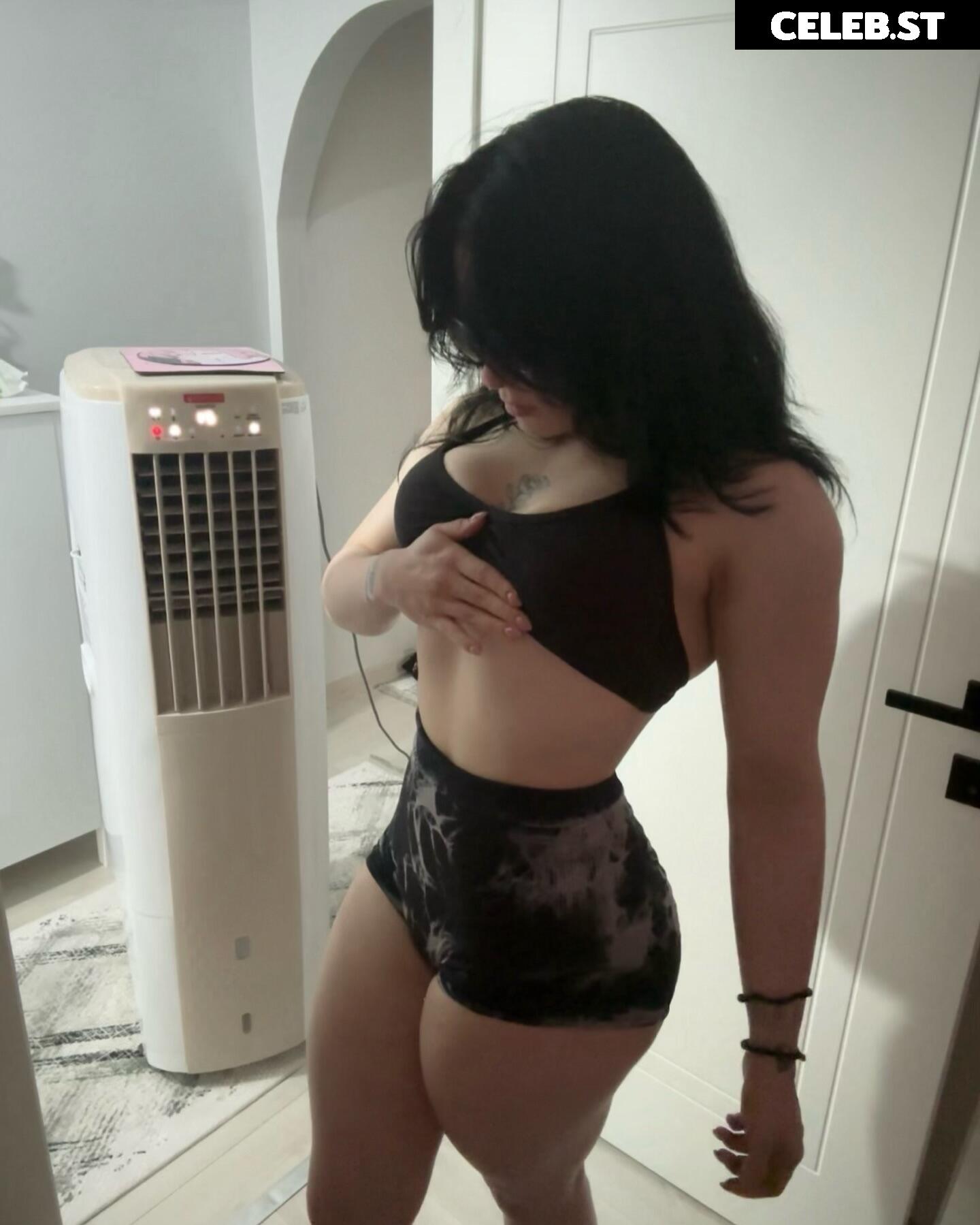 Sudemwah / Sude Akar / sudemwah0 / sudwnpai Image 24900125