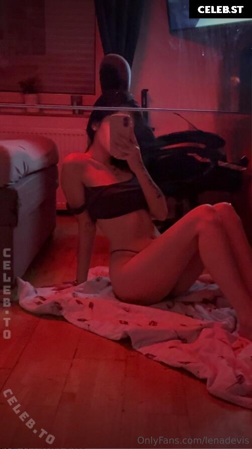 Lena Devis Image 24872613