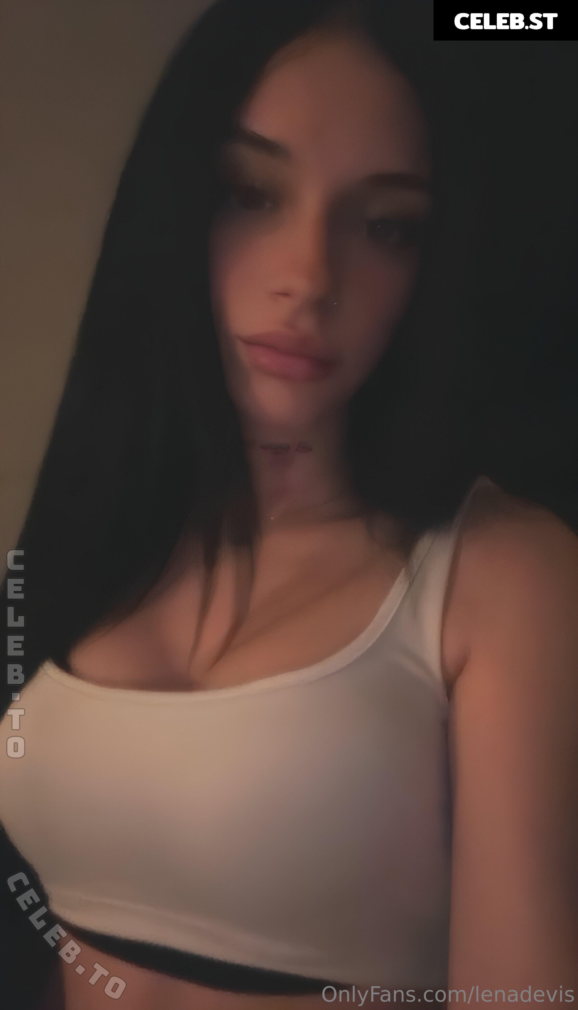 Lena Devis Image 24872677