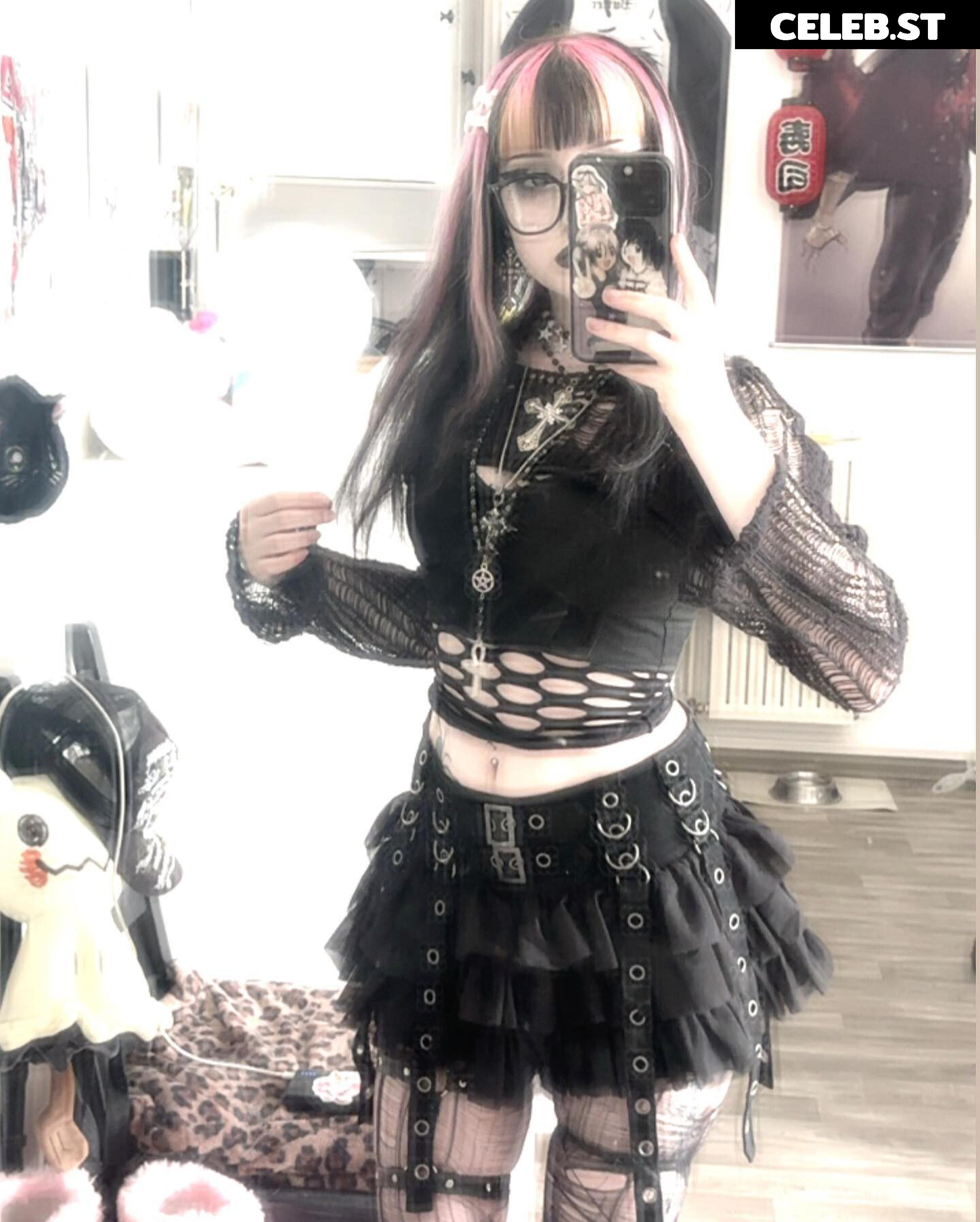 Blxxdy.Marie | StrawberryMilkshakeCos Image 24769930