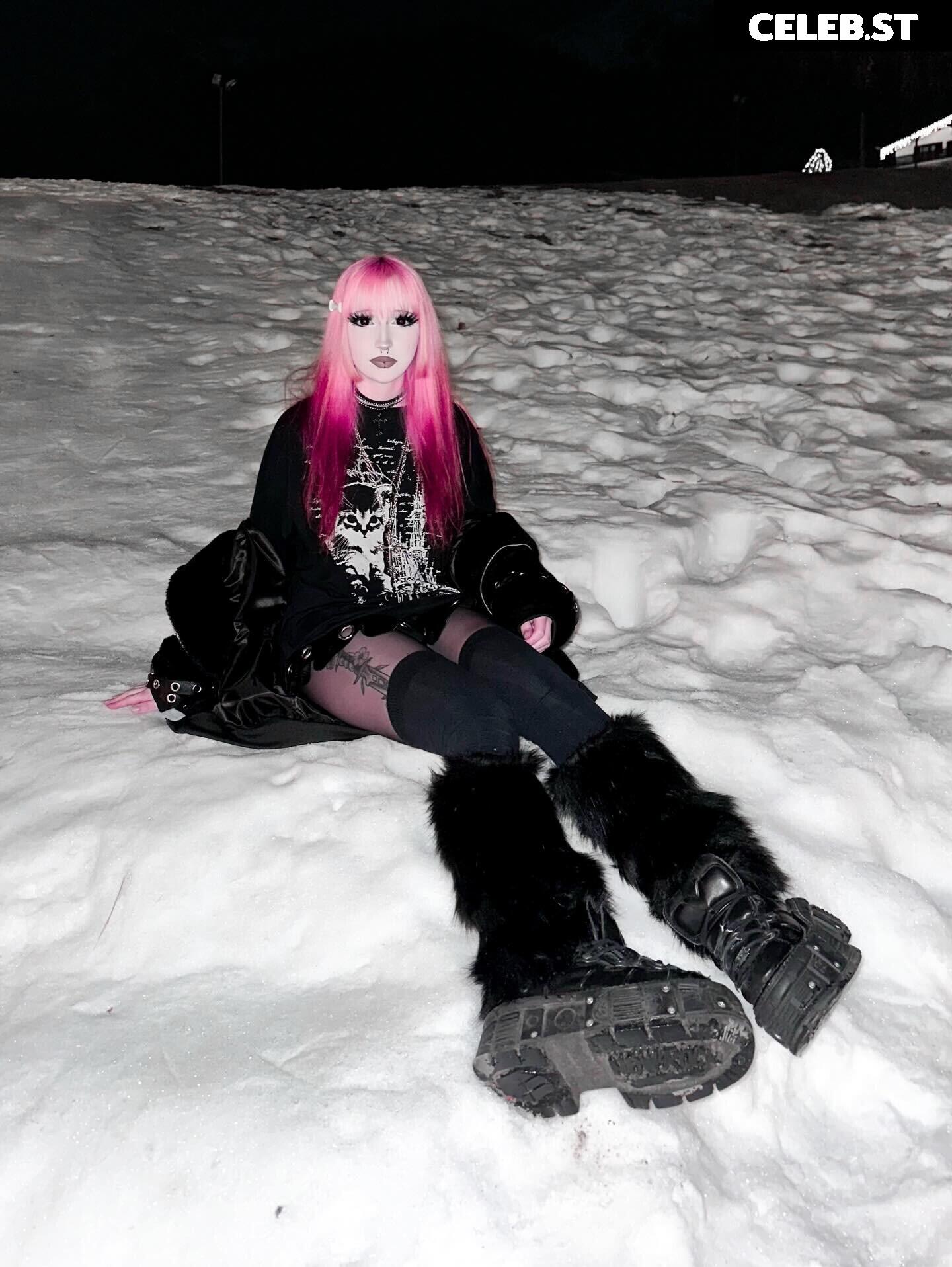 Blxxdy.Marie | StrawberryMilkshakeCos Image 24769960