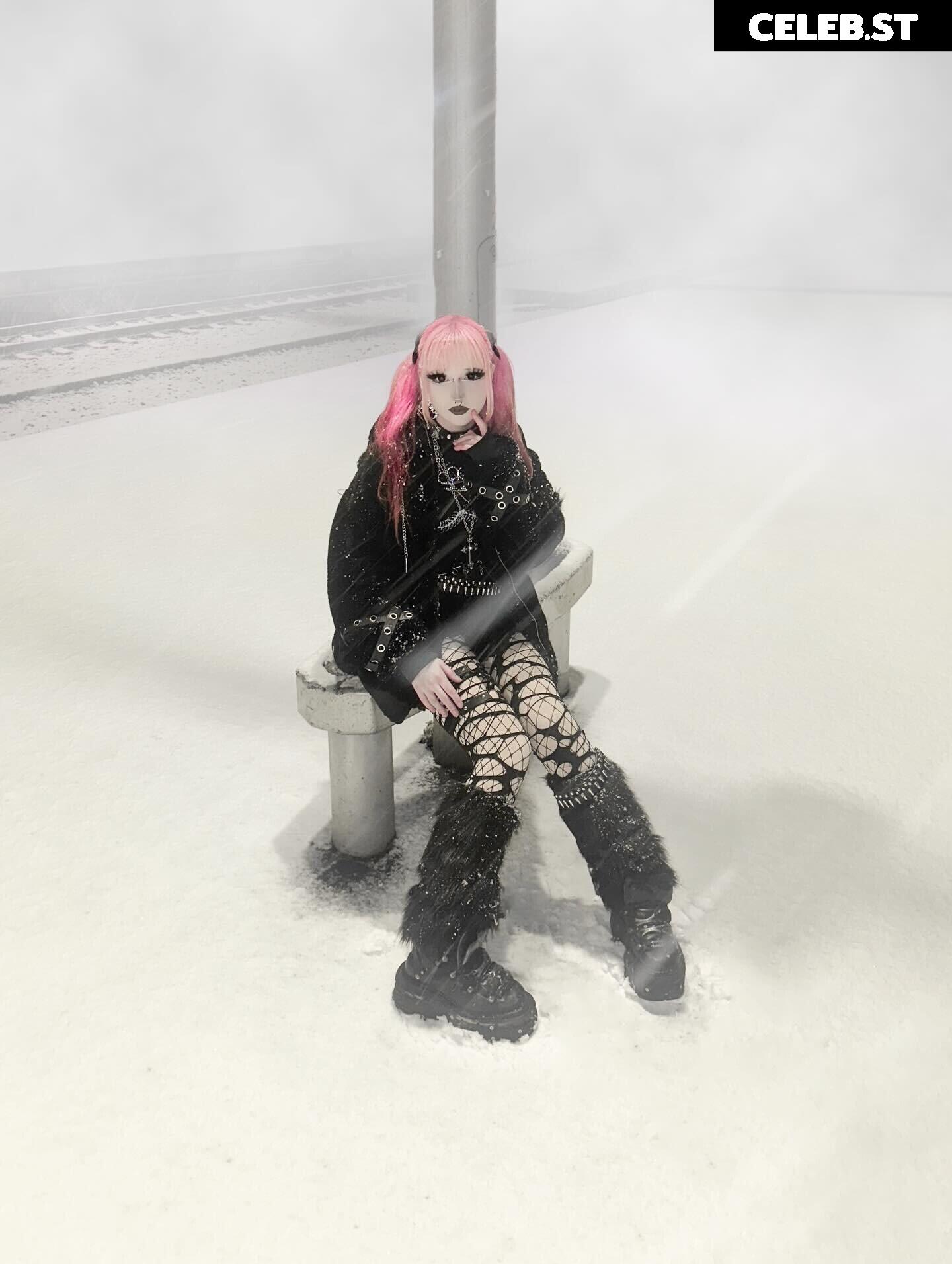 Blxxdy.Marie | StrawberryMilkshakeCos Image 24769951