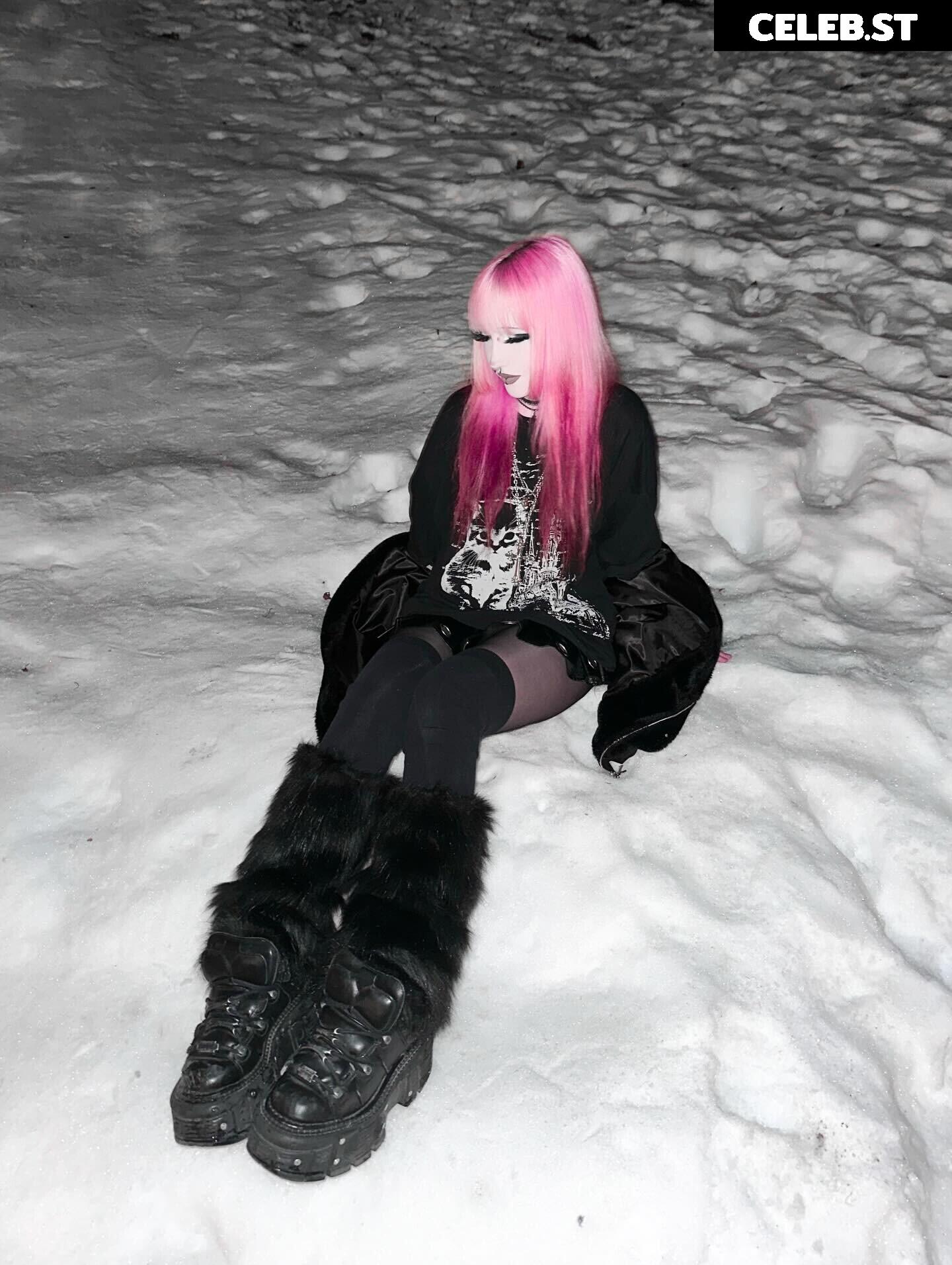 Blxxdy.Marie | StrawberryMilkshakeCos Image 24769959