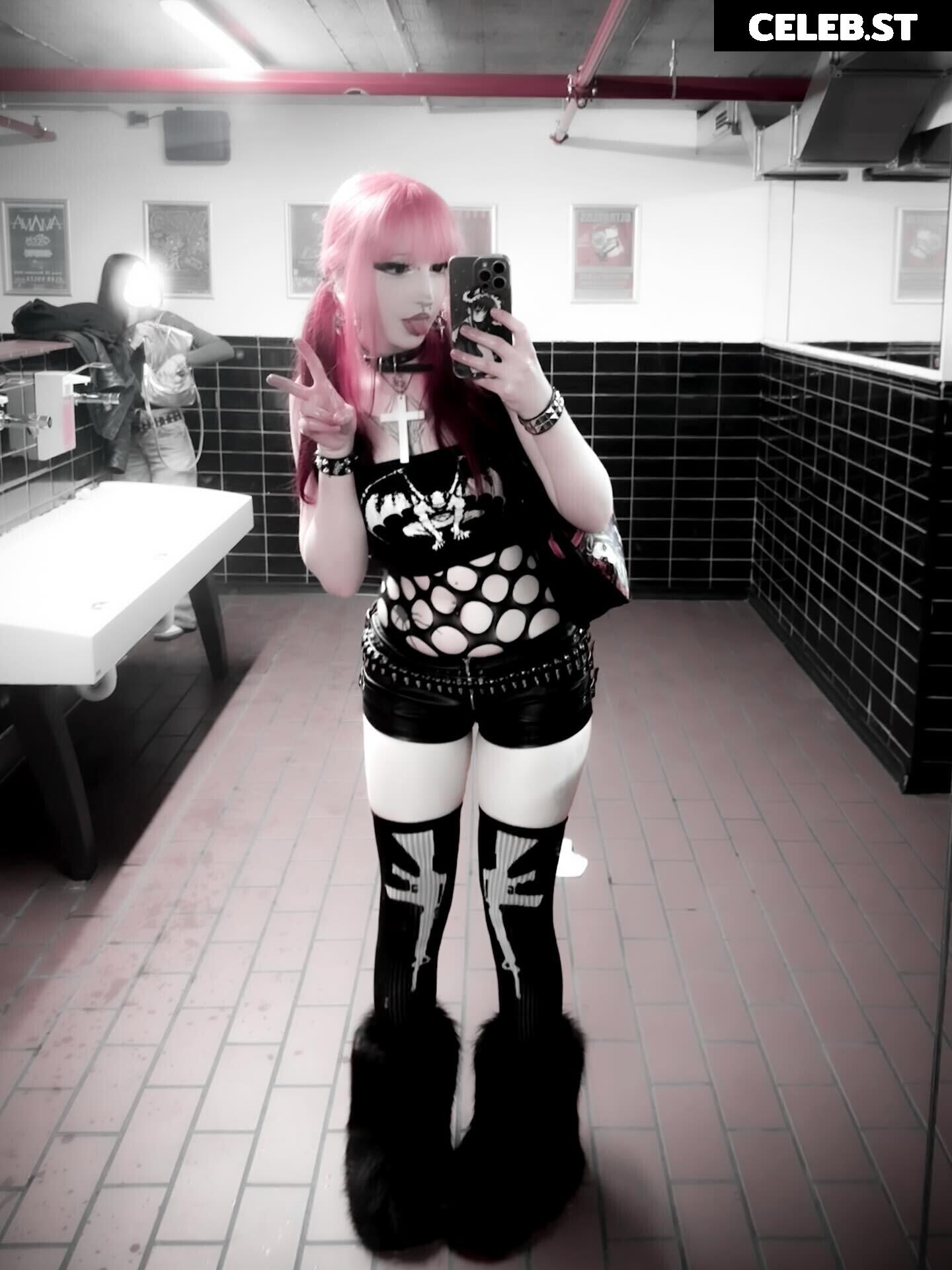Blxxdy.Marie | StrawberryMilkshakeCos Image 24769973