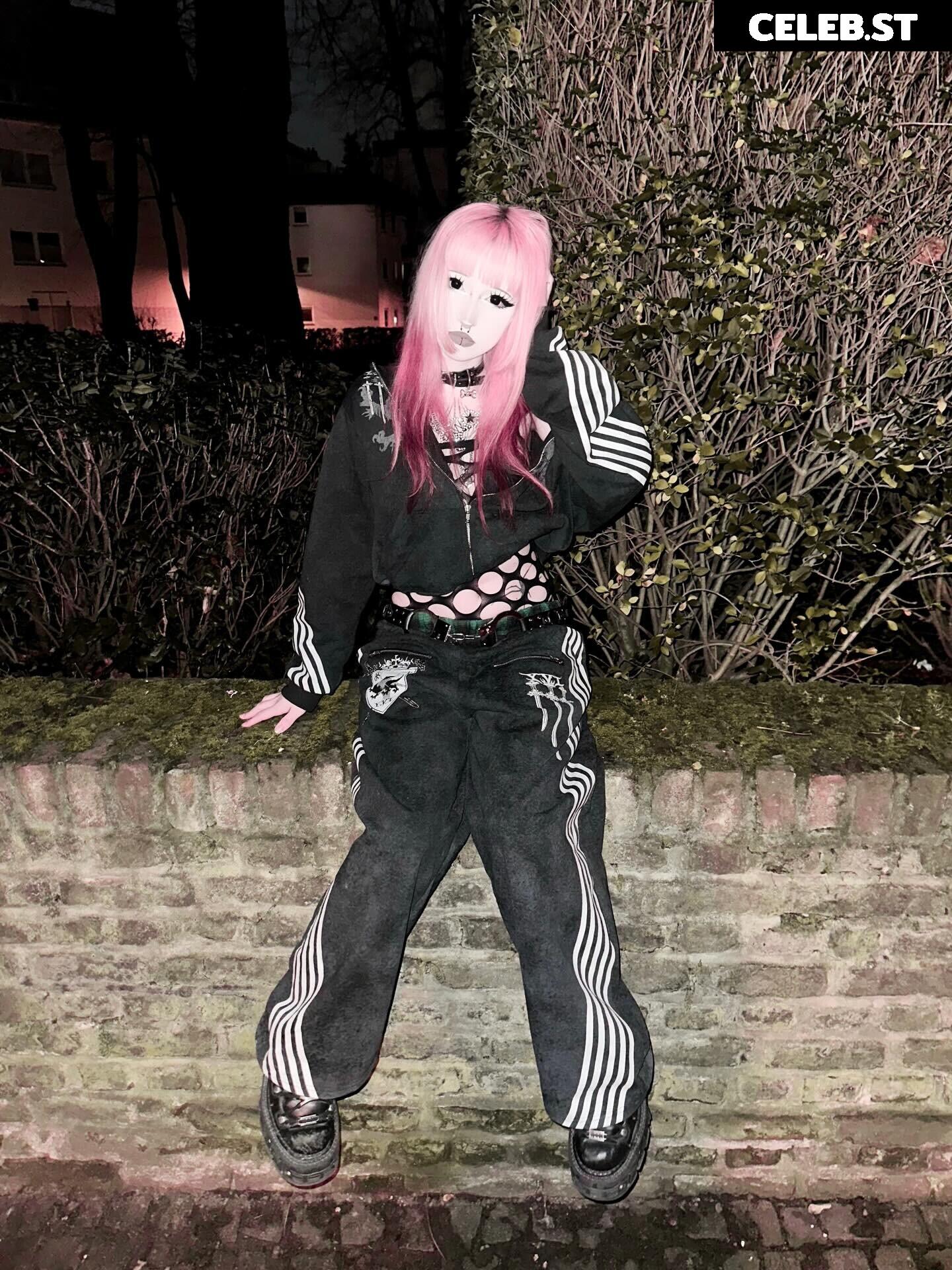 Blxxdy.Marie | StrawberryMilkshakeCos Image 24769972