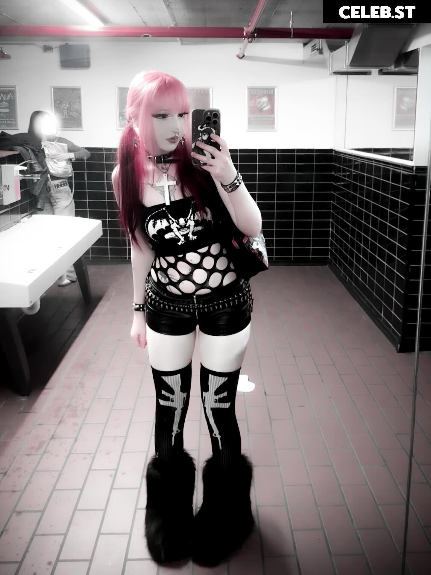 Blxxdy.Marie | StrawberryMilkshakeCos Image 24769974