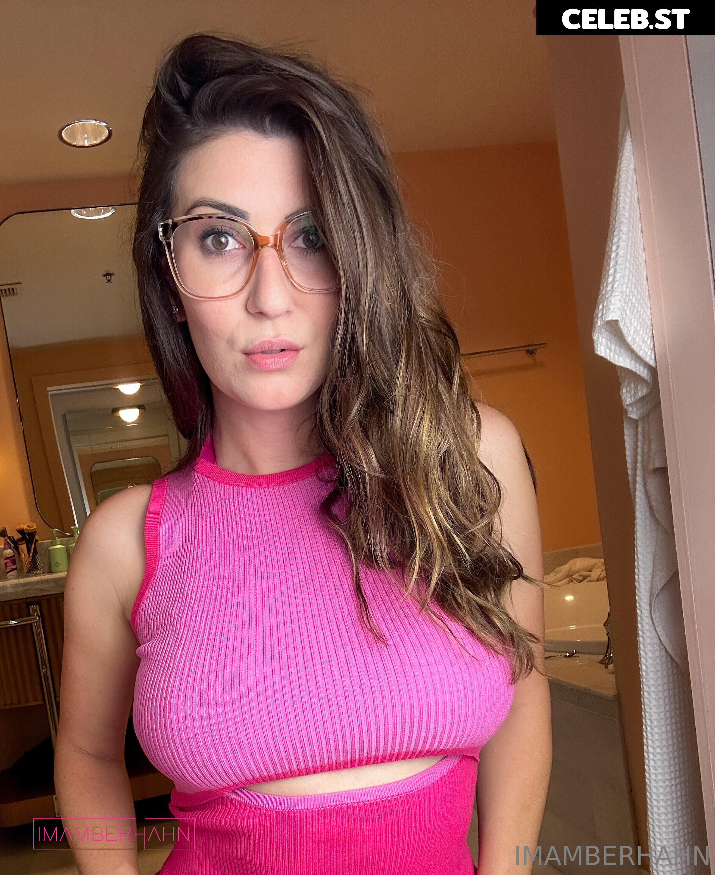 Amber Hahn Image 24778780