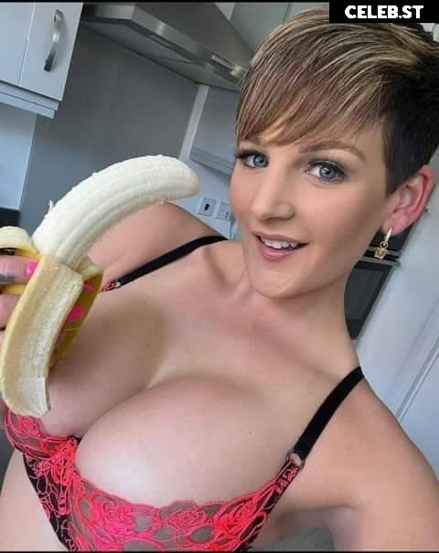 Hannah Brooks Image 24772361