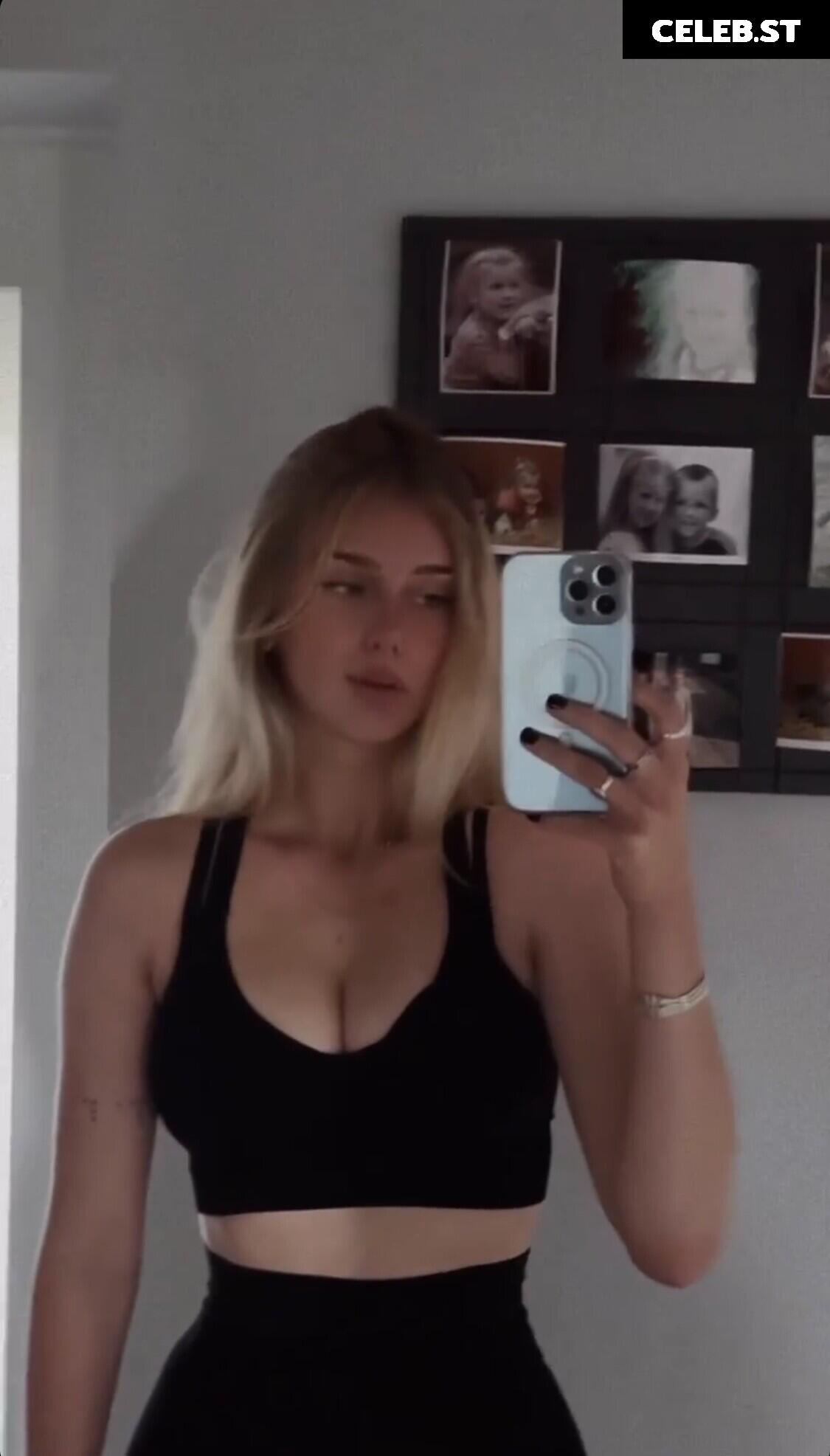 Blaexy / Lola : Hot German Influencer Teen Image 24727960