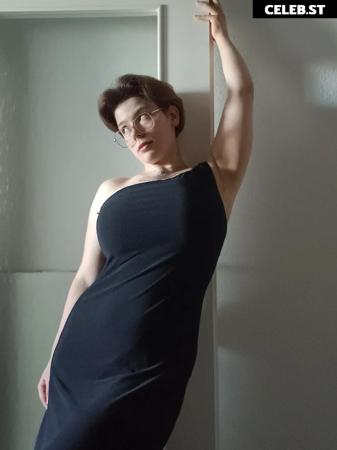 Glossygirl093 / Tanja Bryks Image 24726800