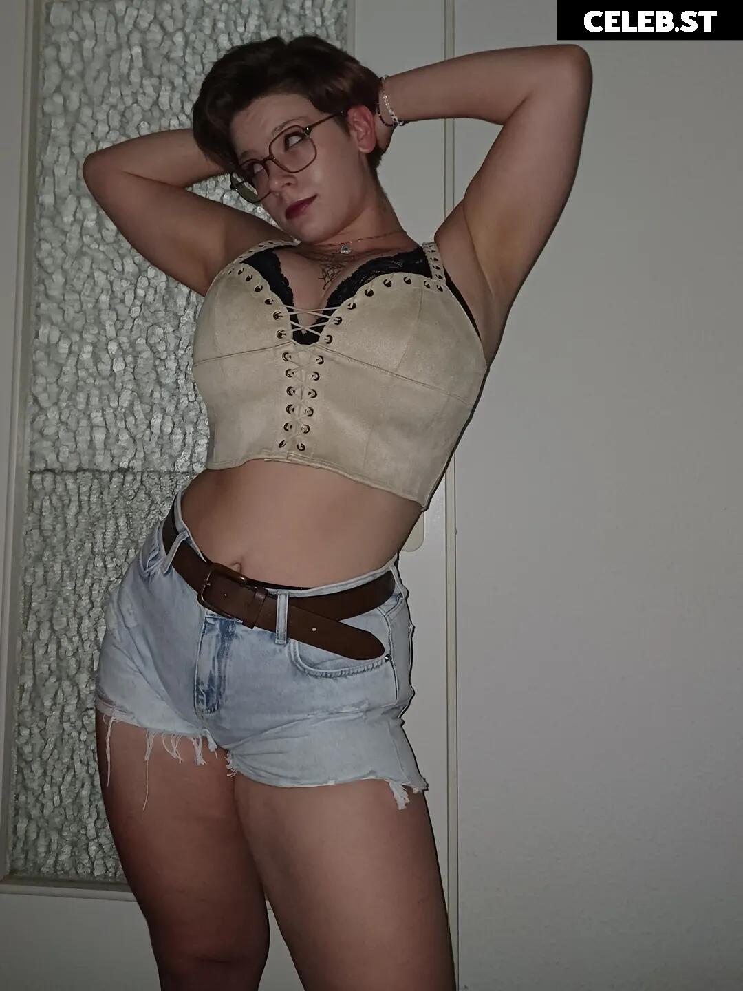 Glossygirl093 / Tanja Bryks Image 24726807
