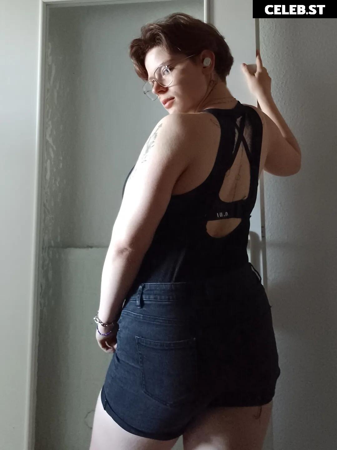 Glossygirl093 / Tanja Bryks Image 24726795