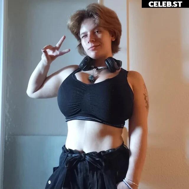 Glossygirl093 / Tanja Bryks Image 24726788