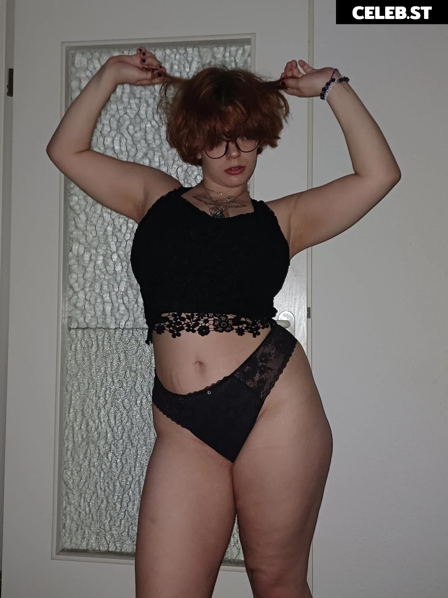 Glossygirl093 / Tanja Bryks Image 24726701