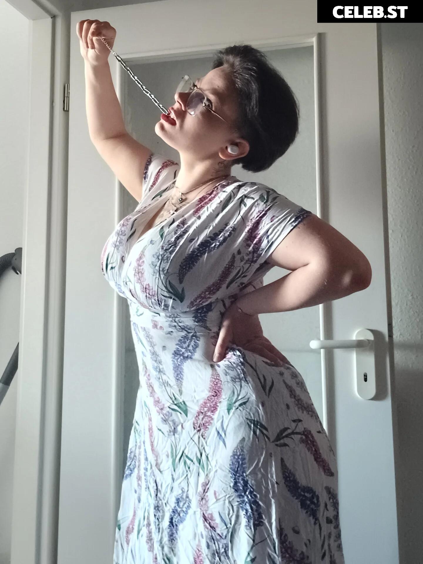 Glossygirl093 / Tanja Bryks Image 24726754
