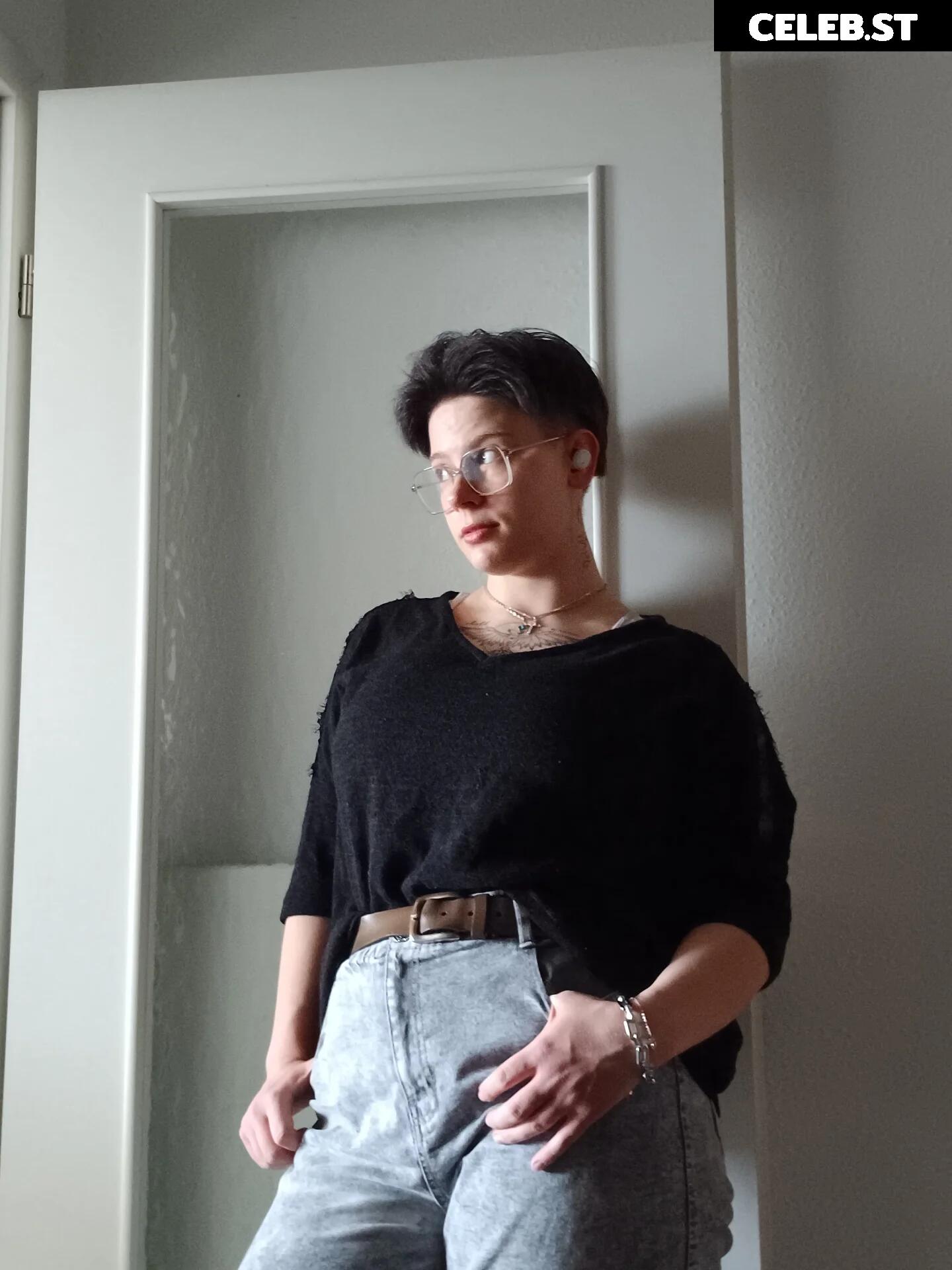 Glossygirl093 / Tanja Bryks Image 24726748