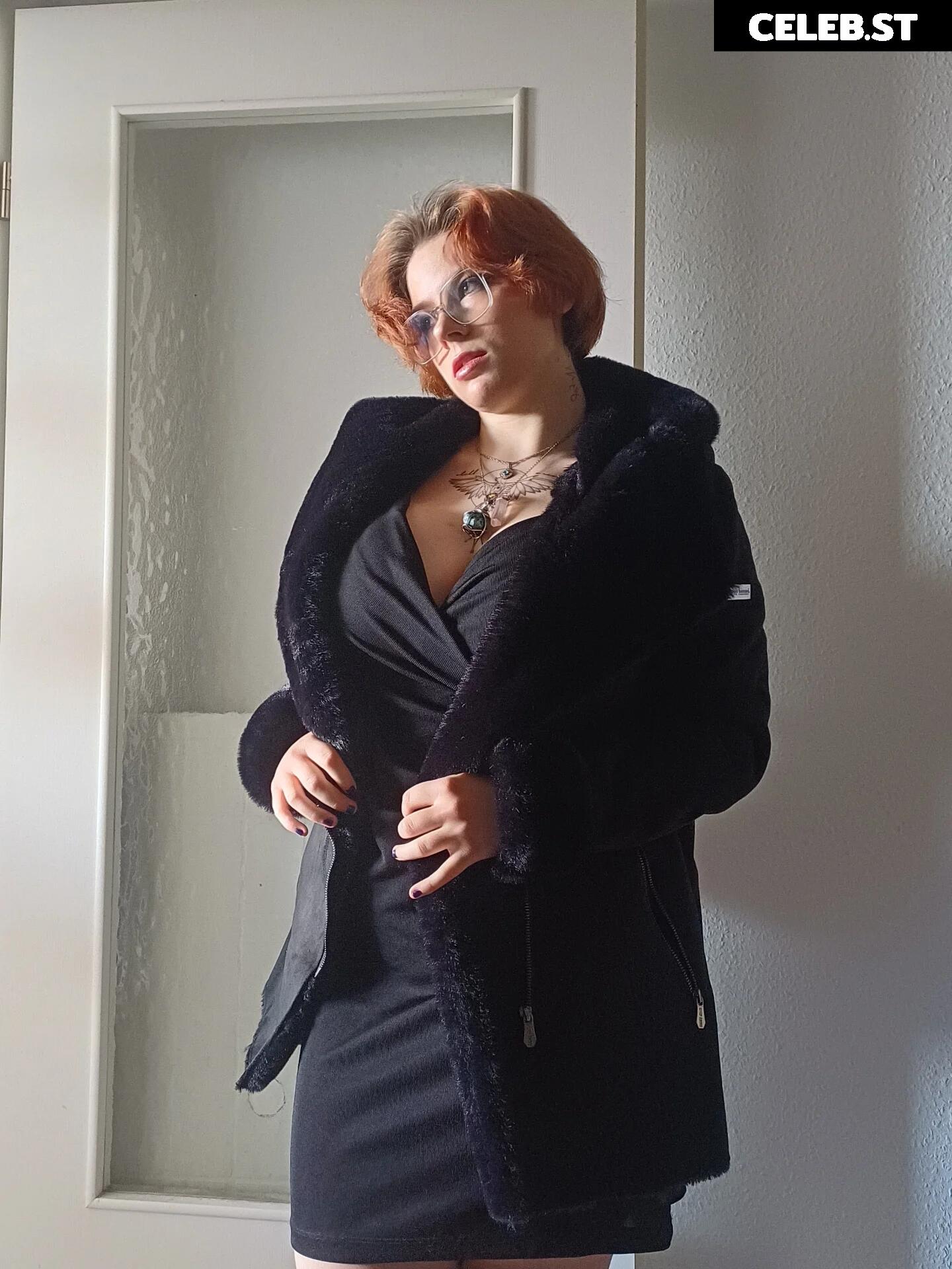 Glossygirl093 / Tanja Bryks Image 24726685