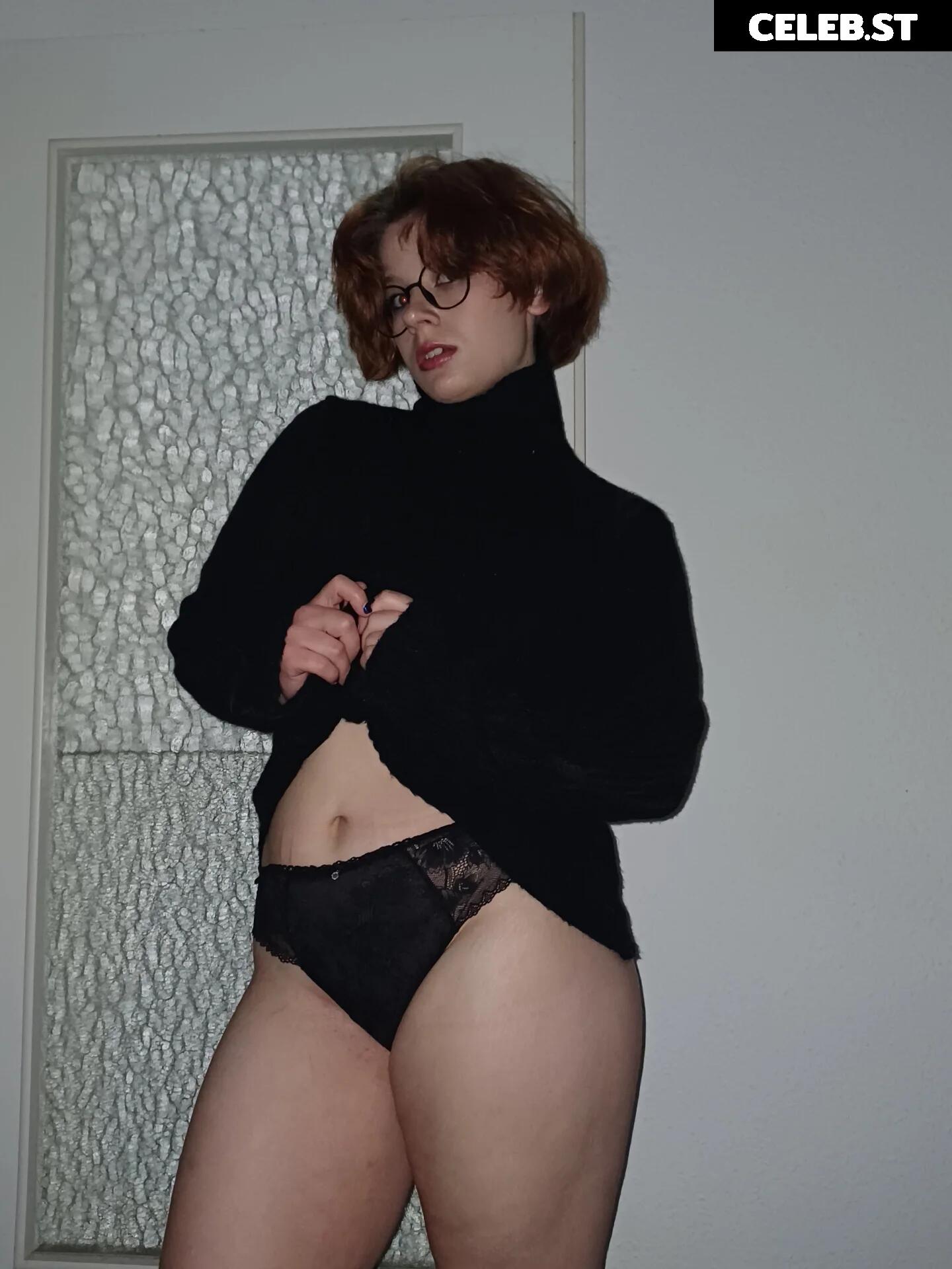 Glossygirl093 / Tanja Bryks Image 24726689