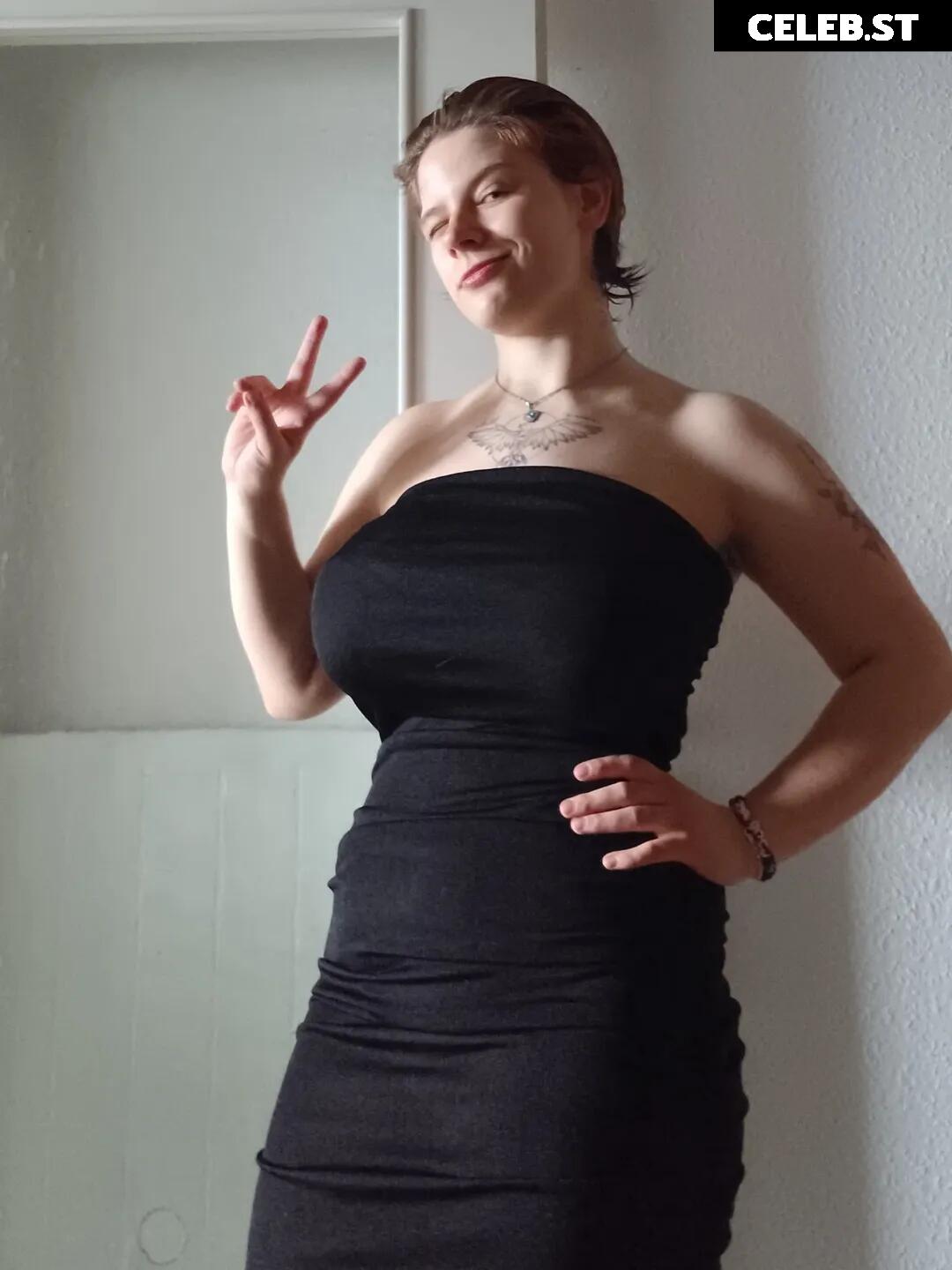 Glossygirl093 / Tanja Bryks Image 24726667