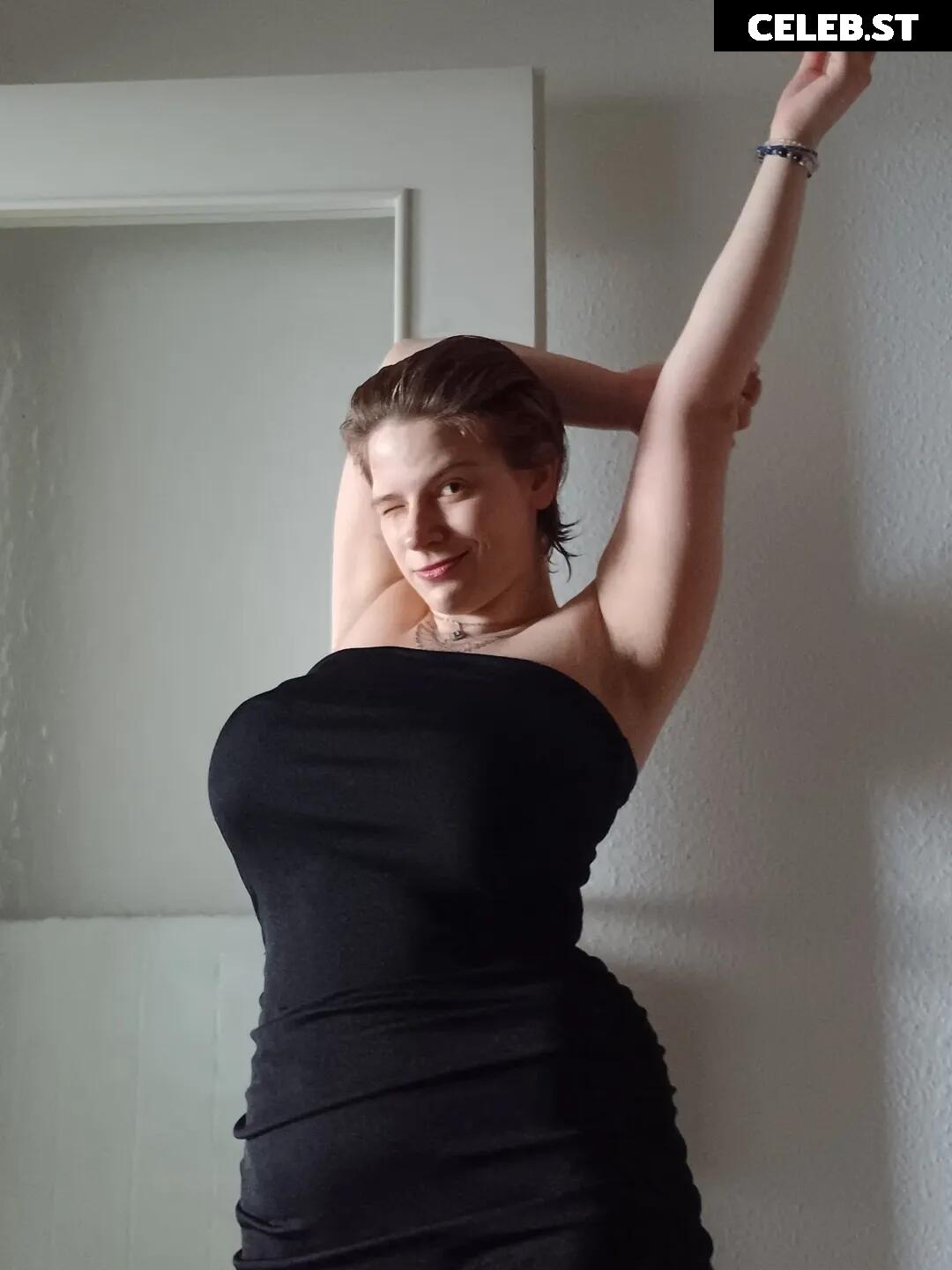 Glossygirl093 / Tanja Bryks Image 24726668