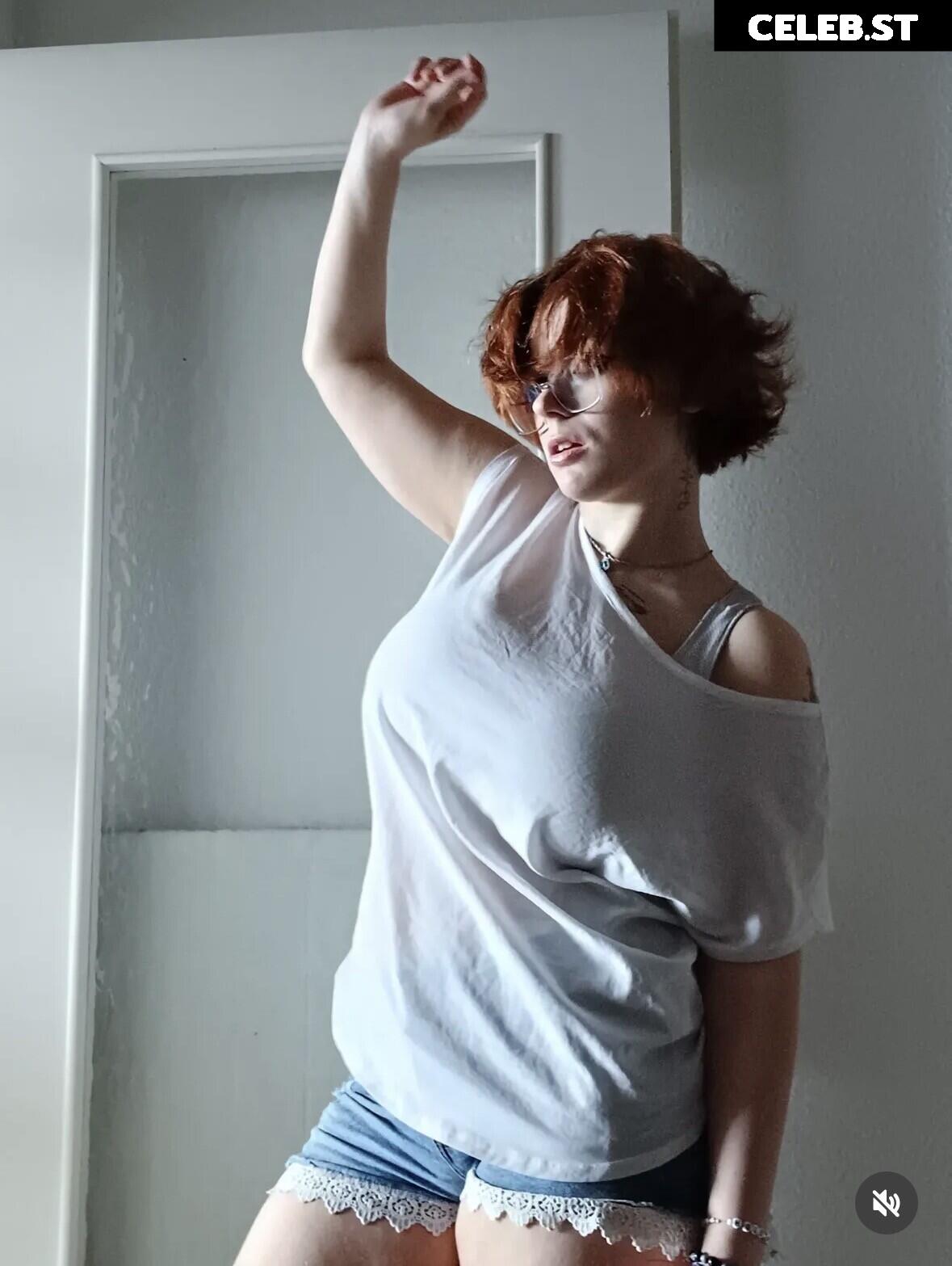 Glossygirl093 / Tanja Bryks Image 24726673