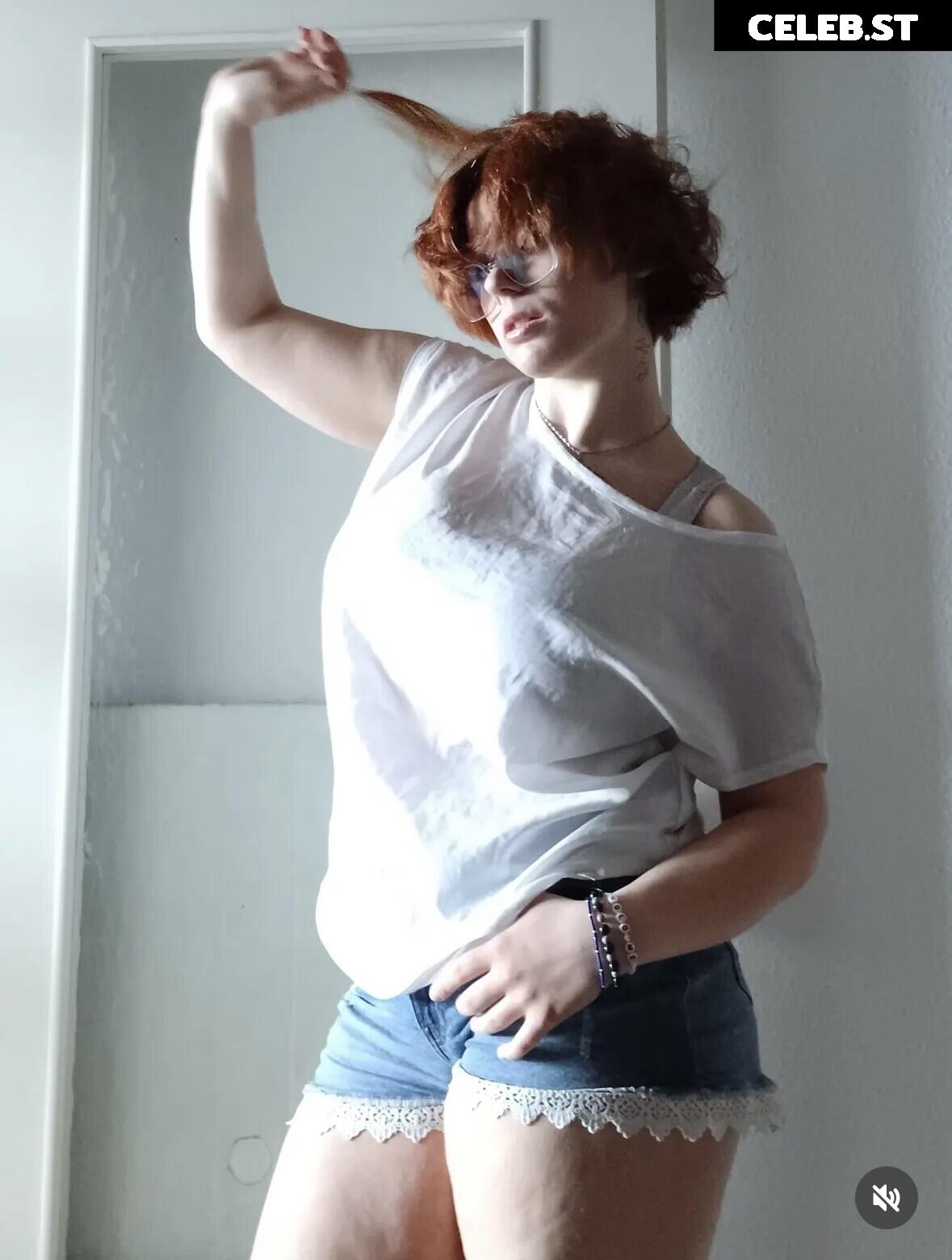 Glossygirl093 / Tanja Bryks Image 24726675