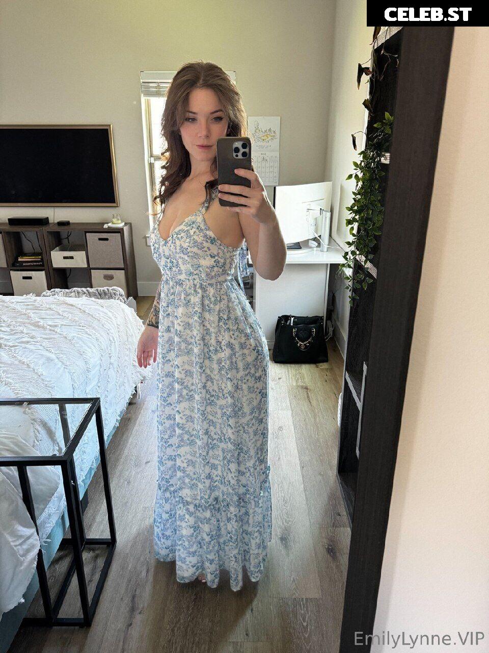 Emily Lynne Image 2478610