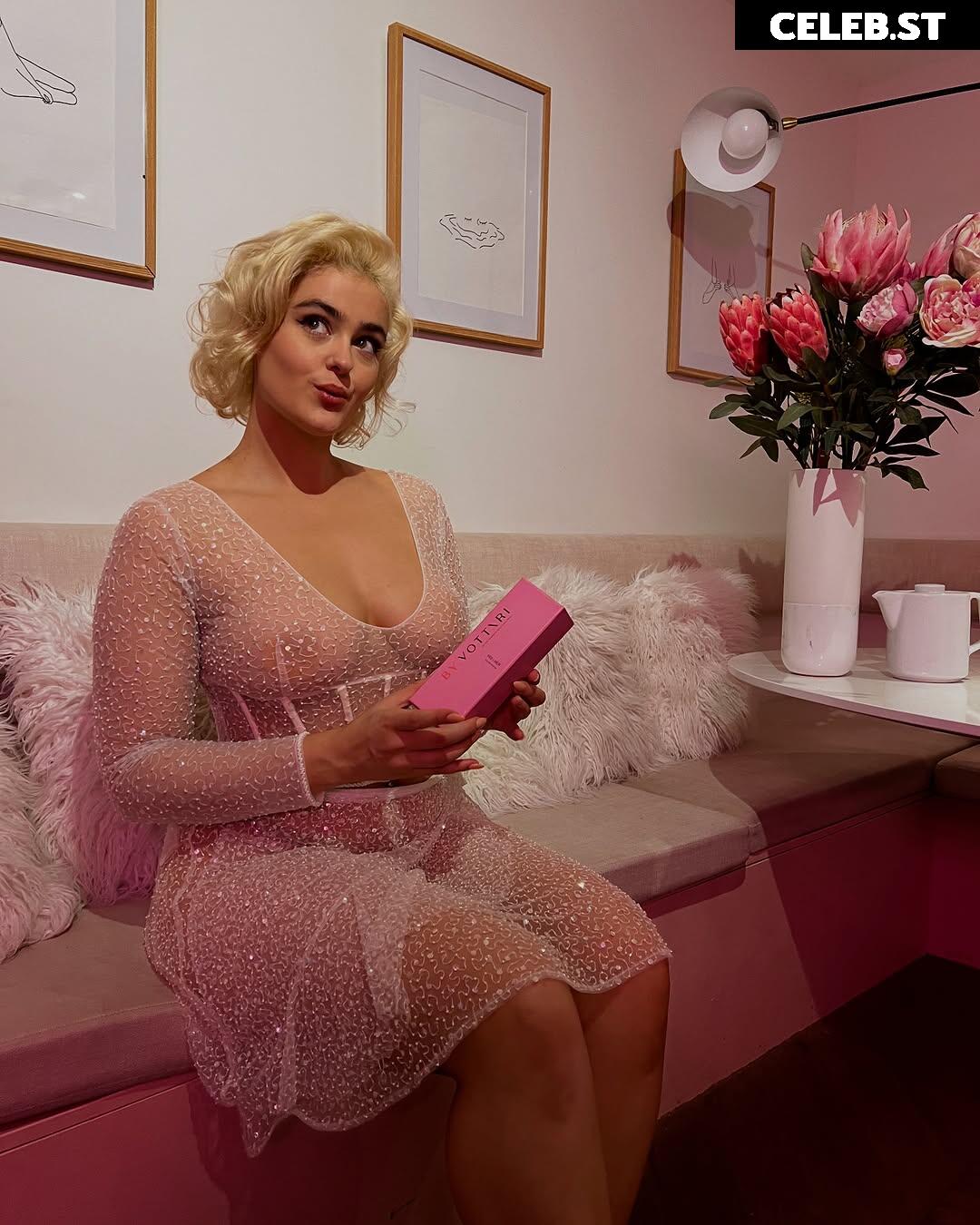 Stefania Ferrario Image 24655252