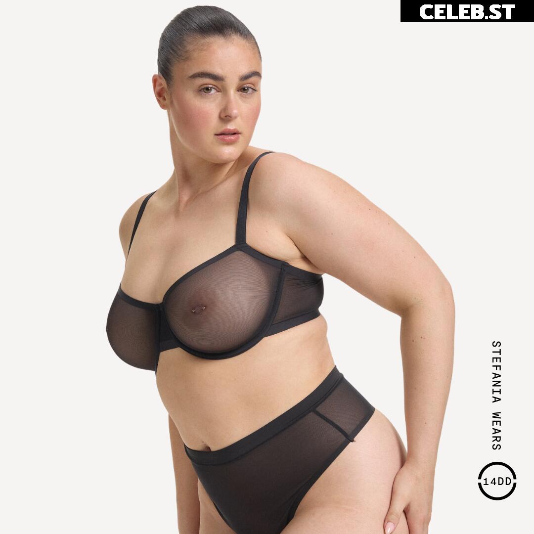 Stefania Ferrario Image 24654943