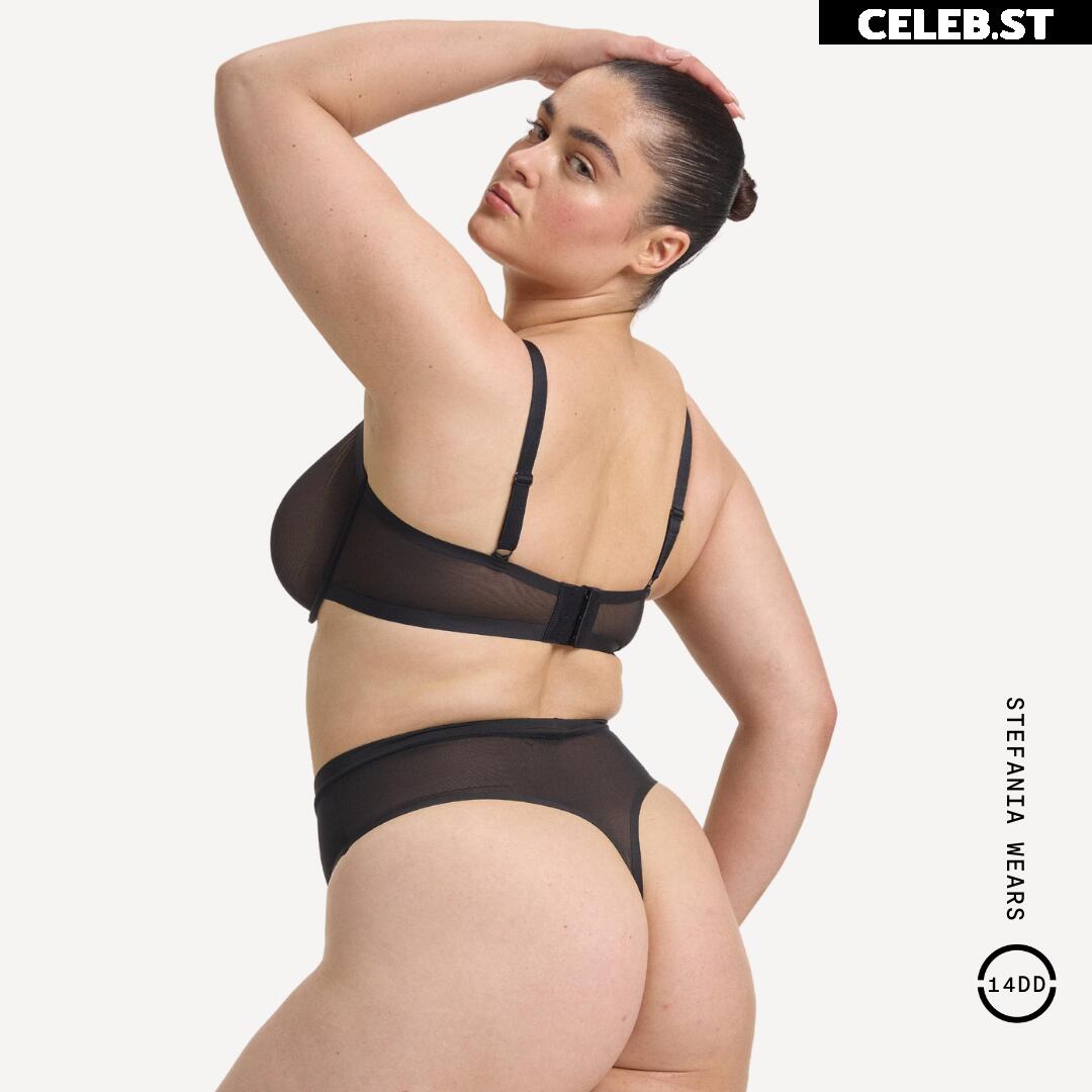 Stefania Ferrario Image 24654944