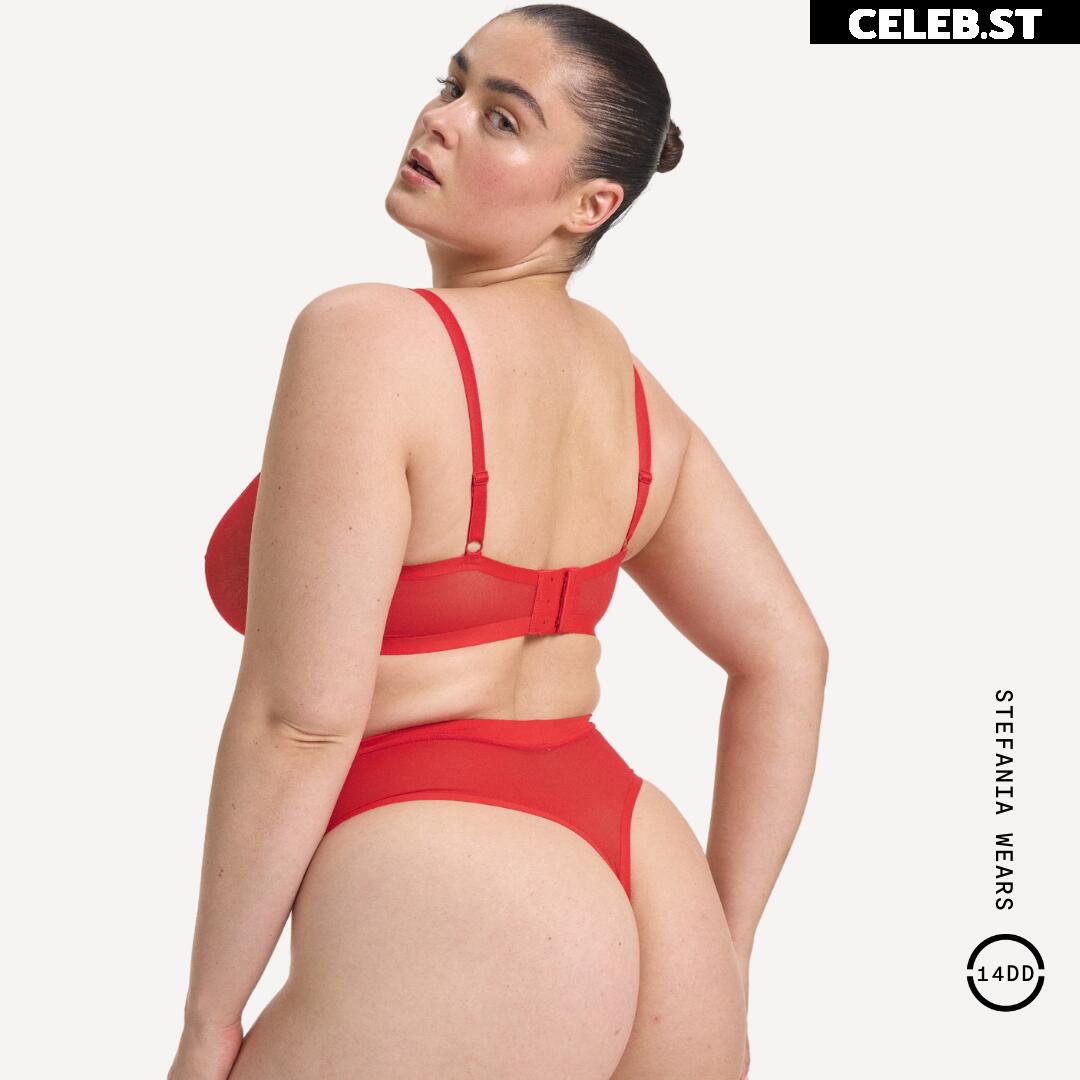 Stefania Ferrario Image 24654949