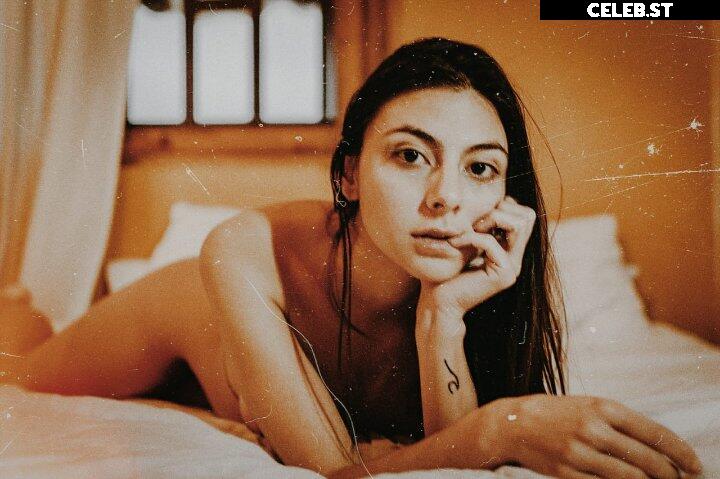 Manuela Velez (@manuelavlz_) Image 24678644