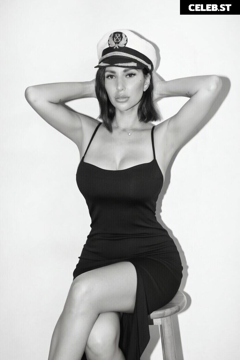 Shay Laren Image 24672101