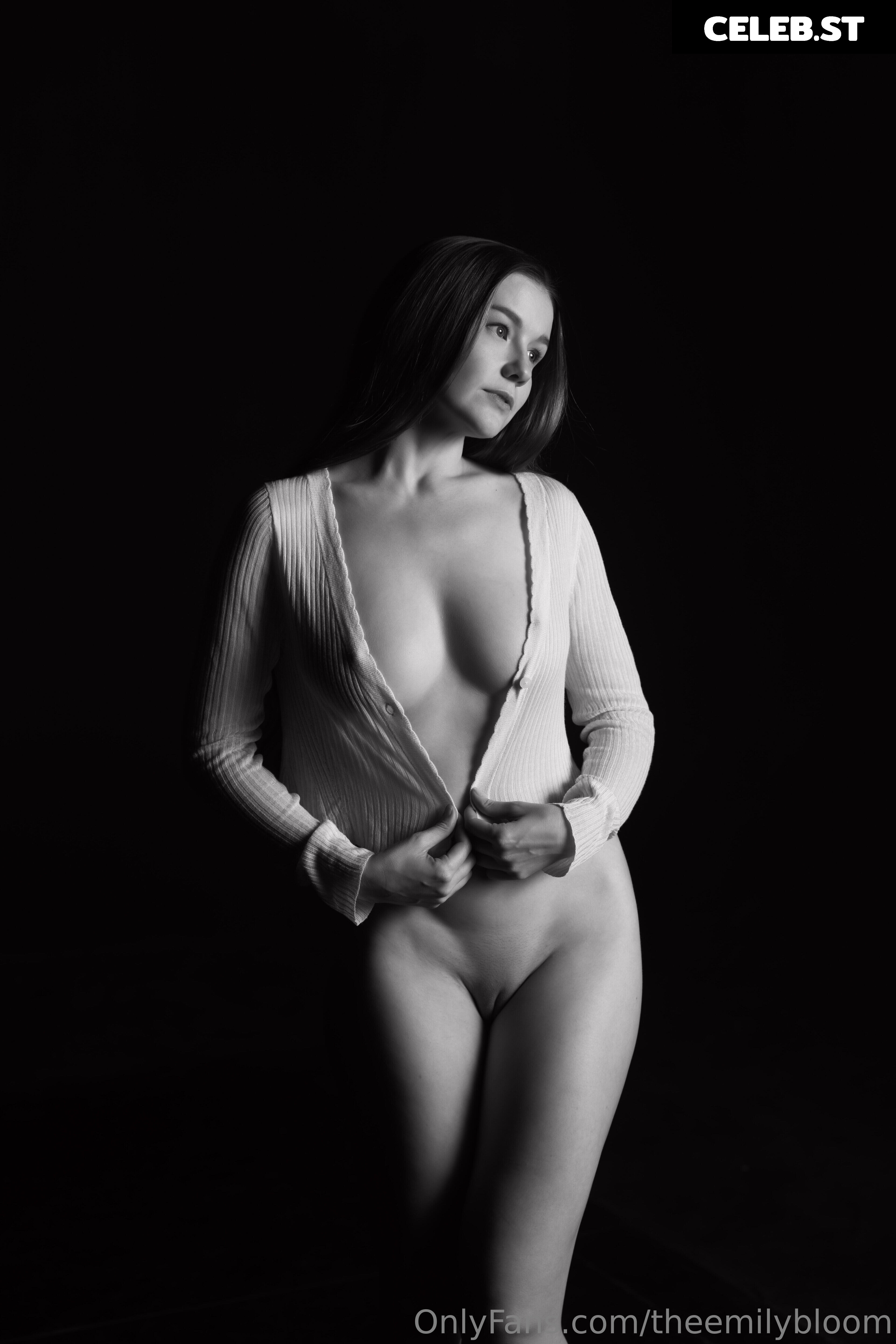 Emily Bloom Image 24617377