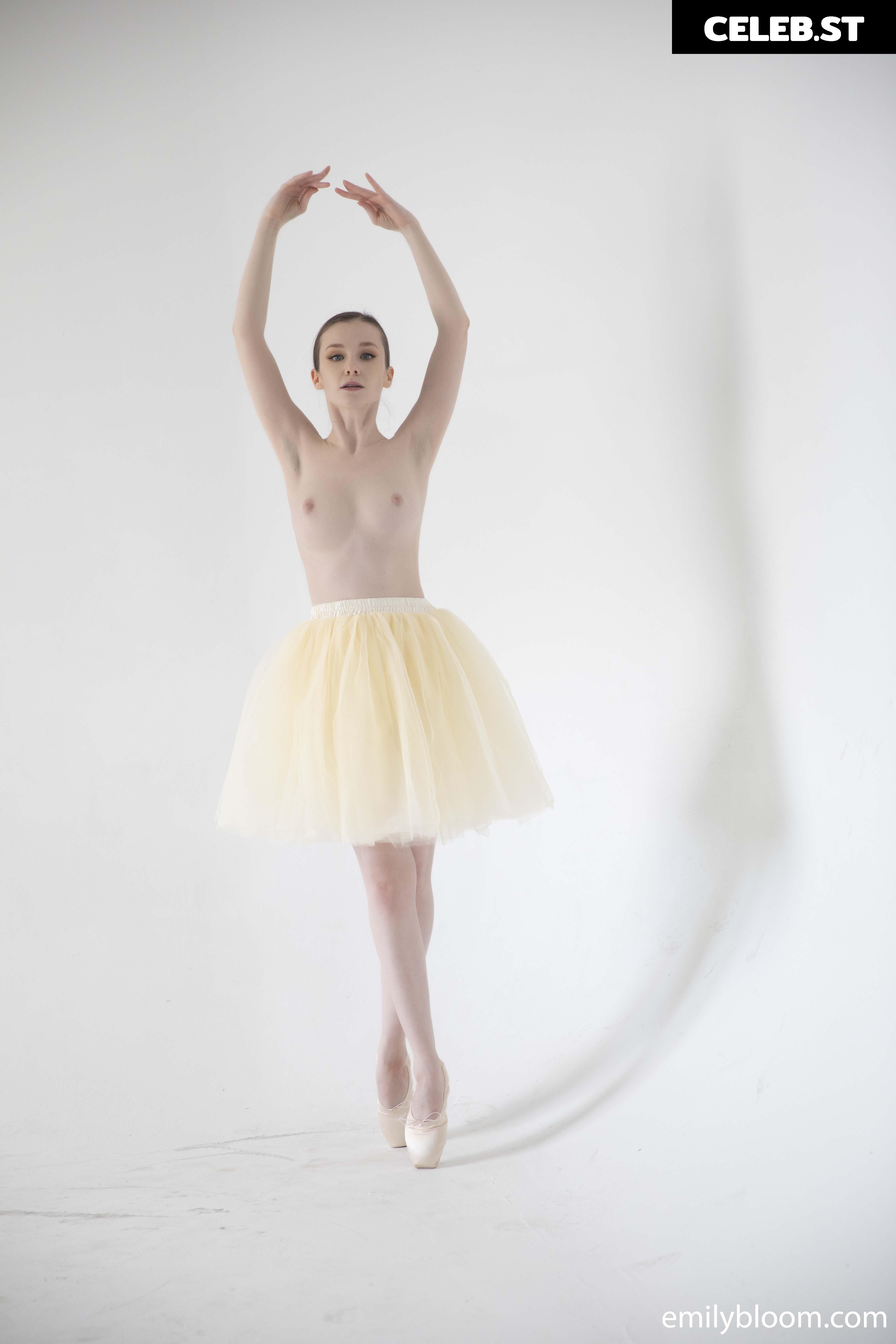 Emily Bloom Image 24616823