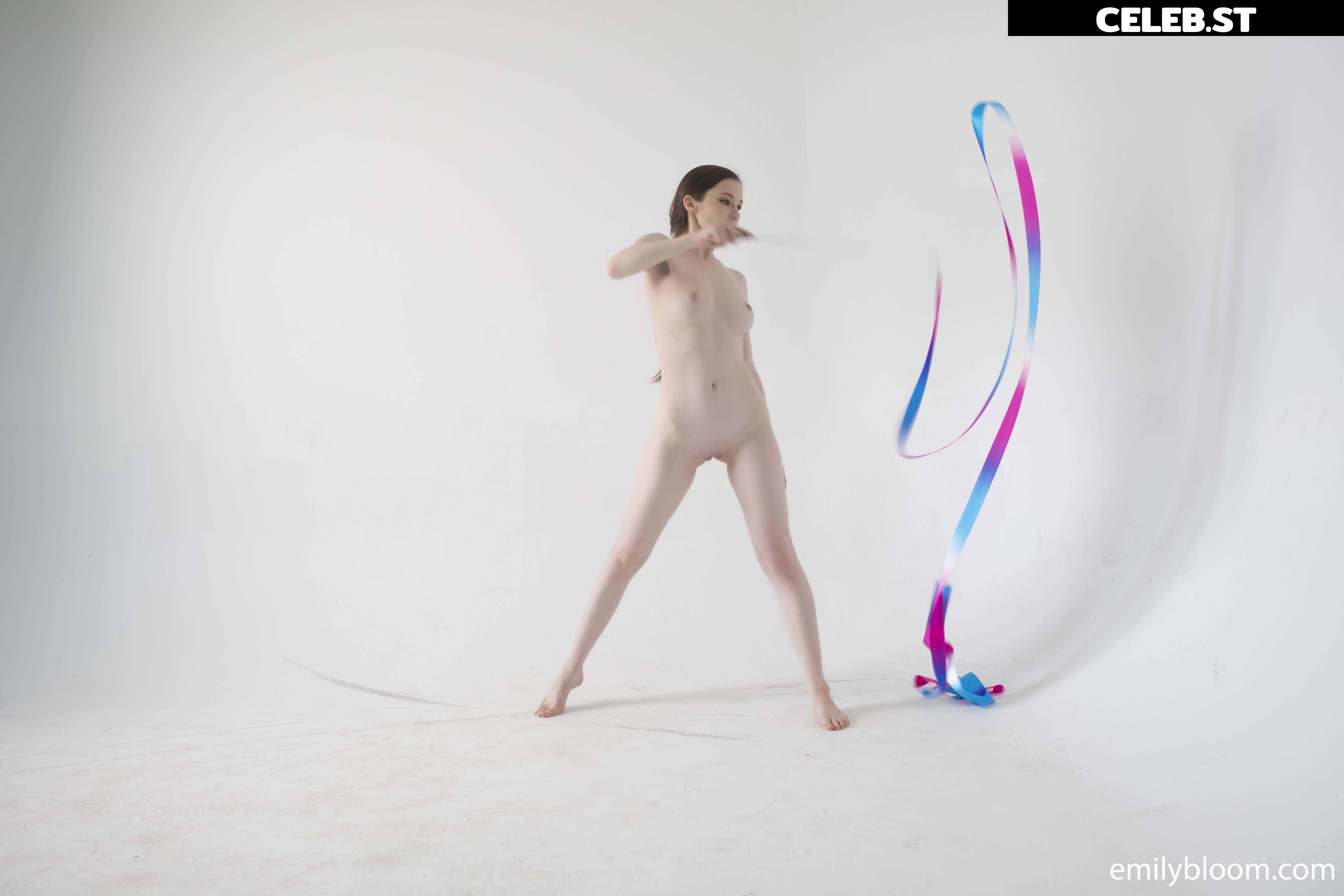 Emily Bloom Image 24616820