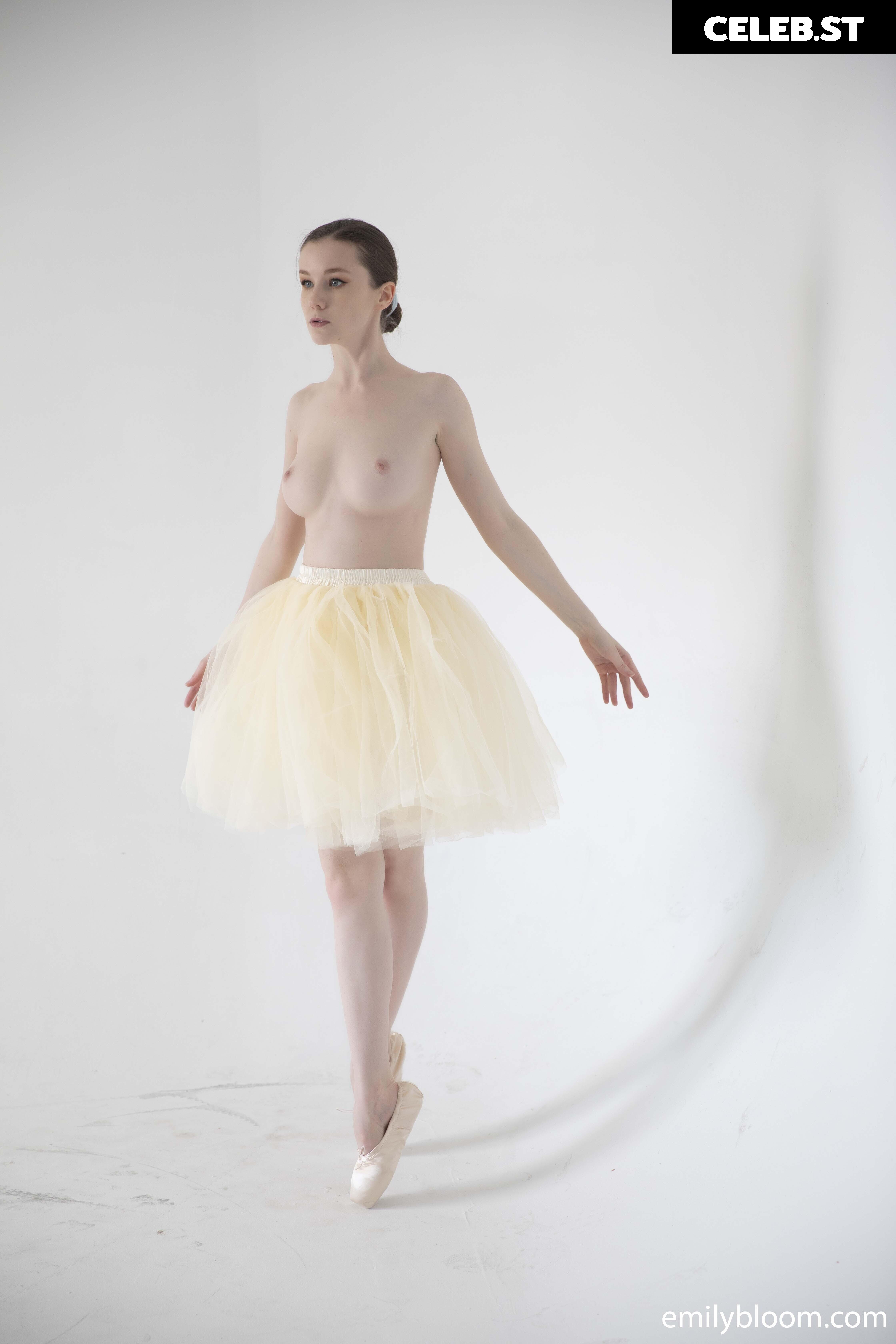 Emily Bloom Image 24616827