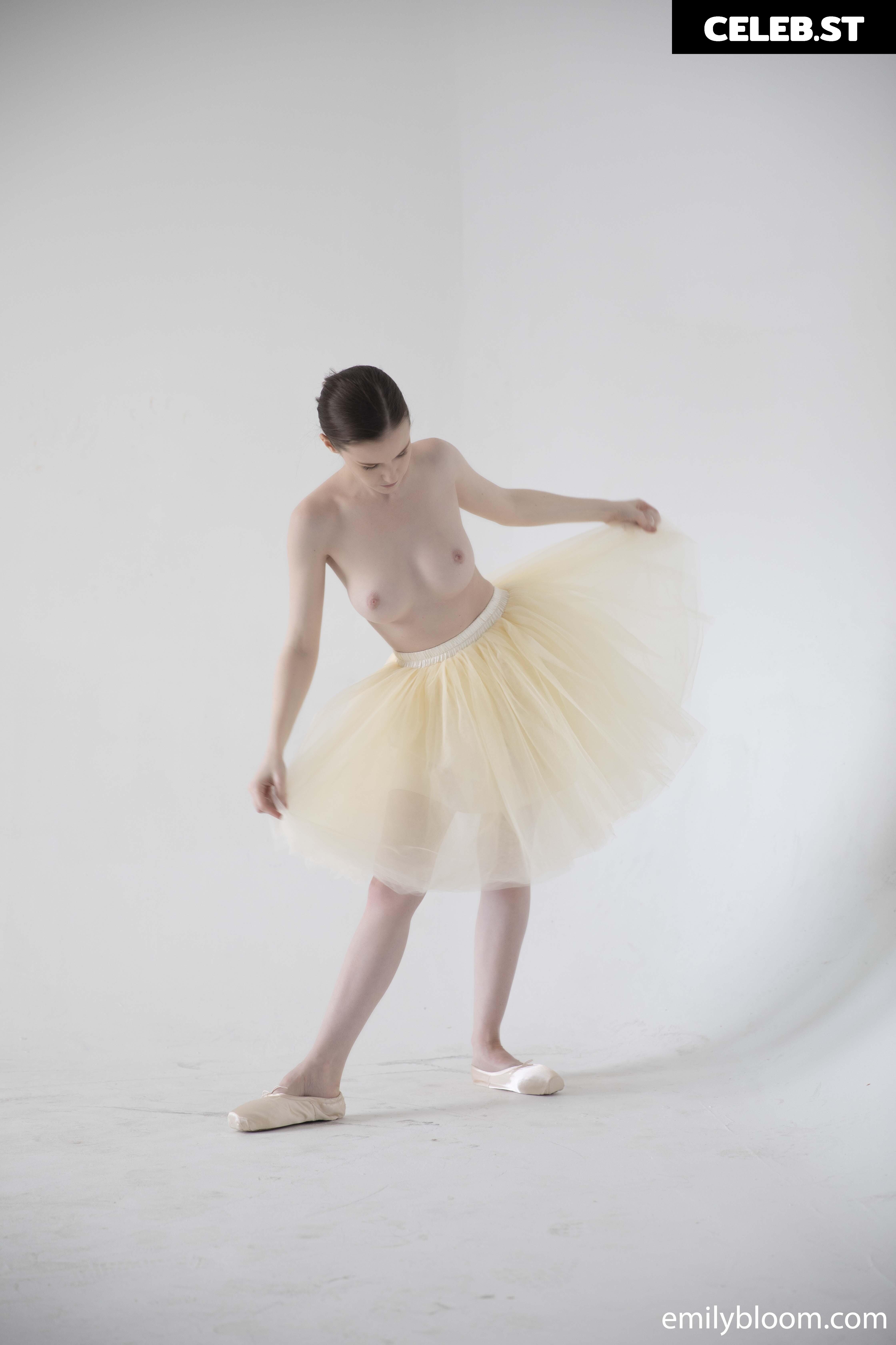 Emily Bloom Image 24616825