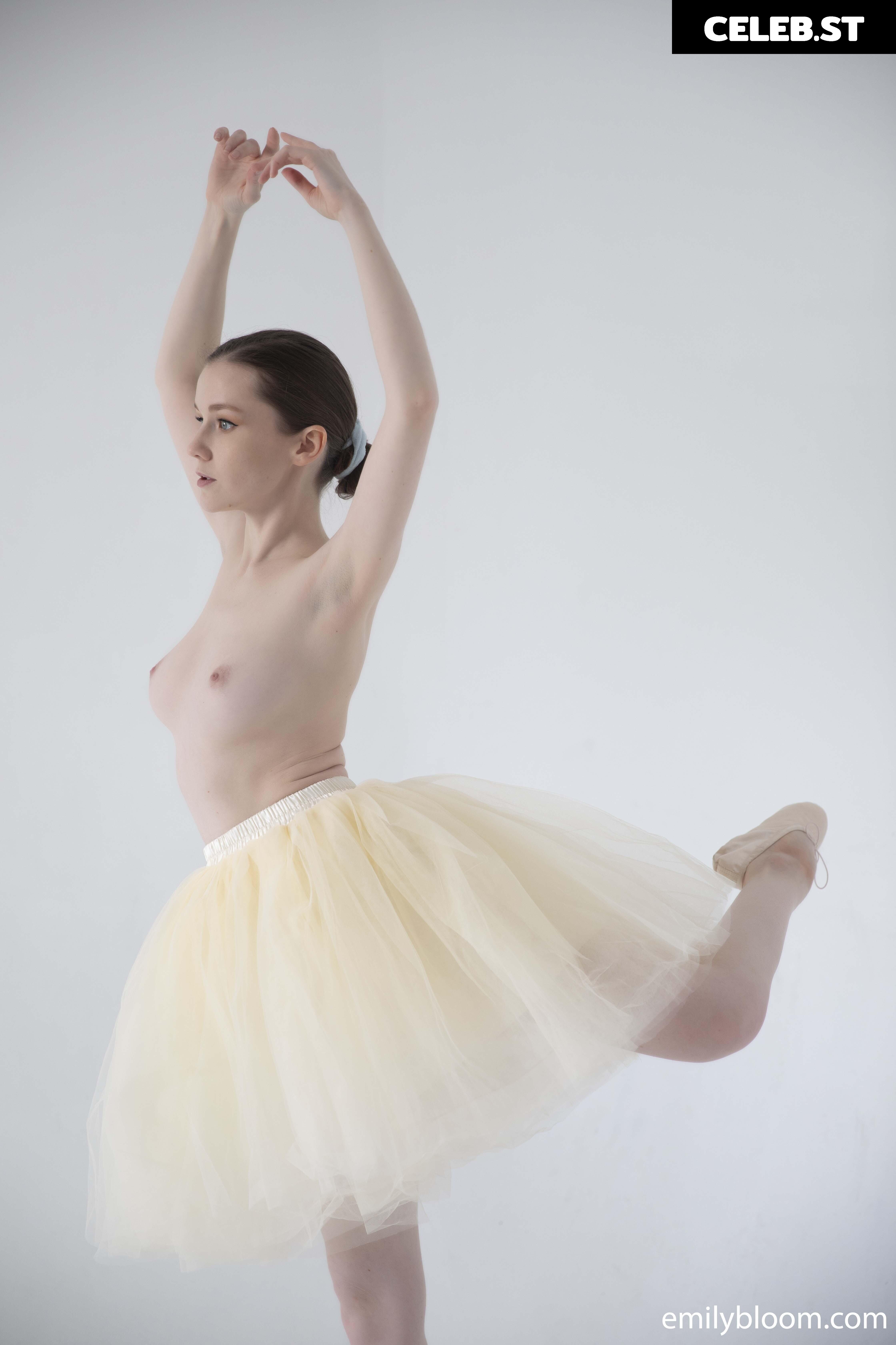 Emily Bloom Image 24616828