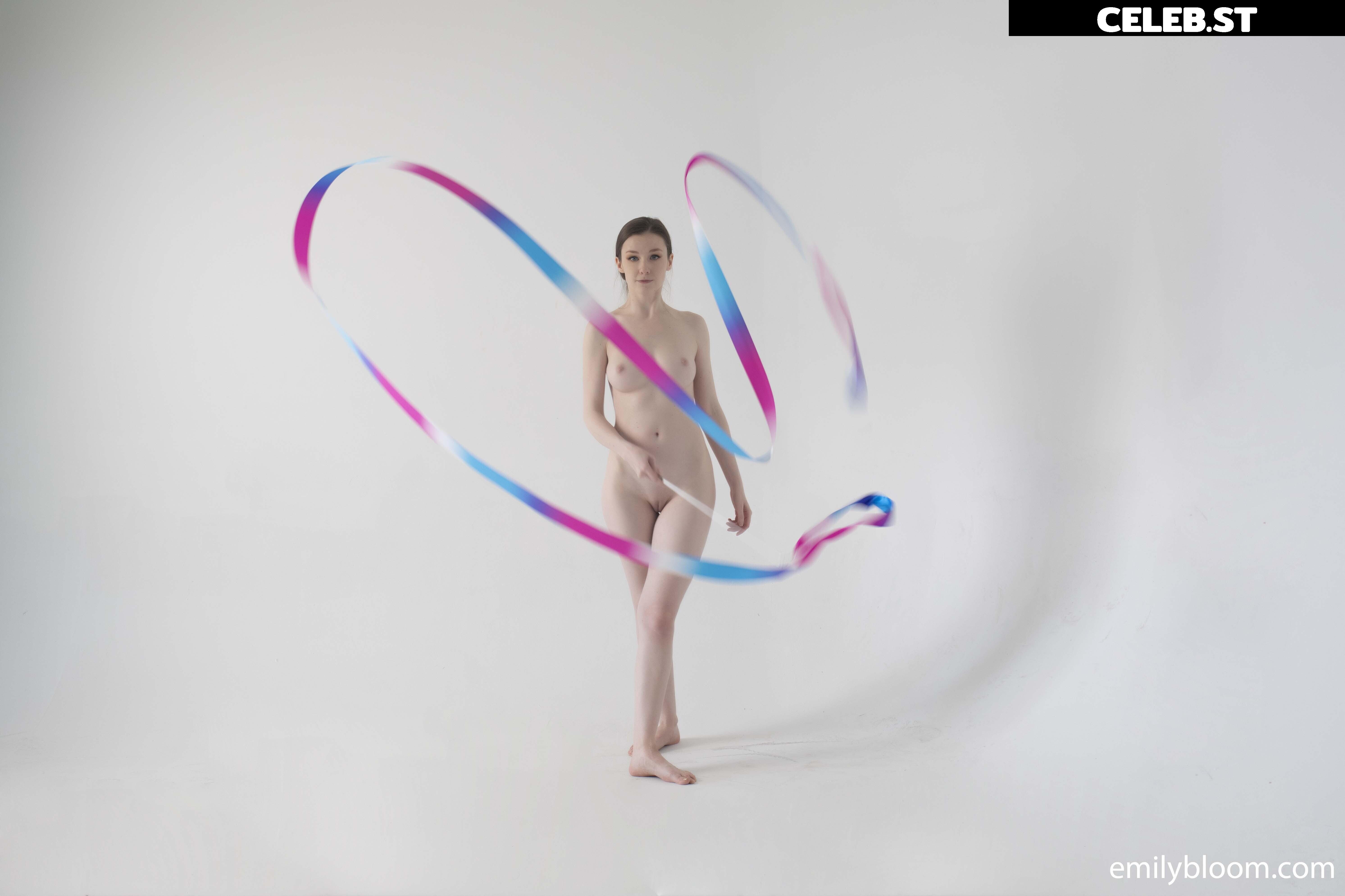 Emily Bloom Image 24616812