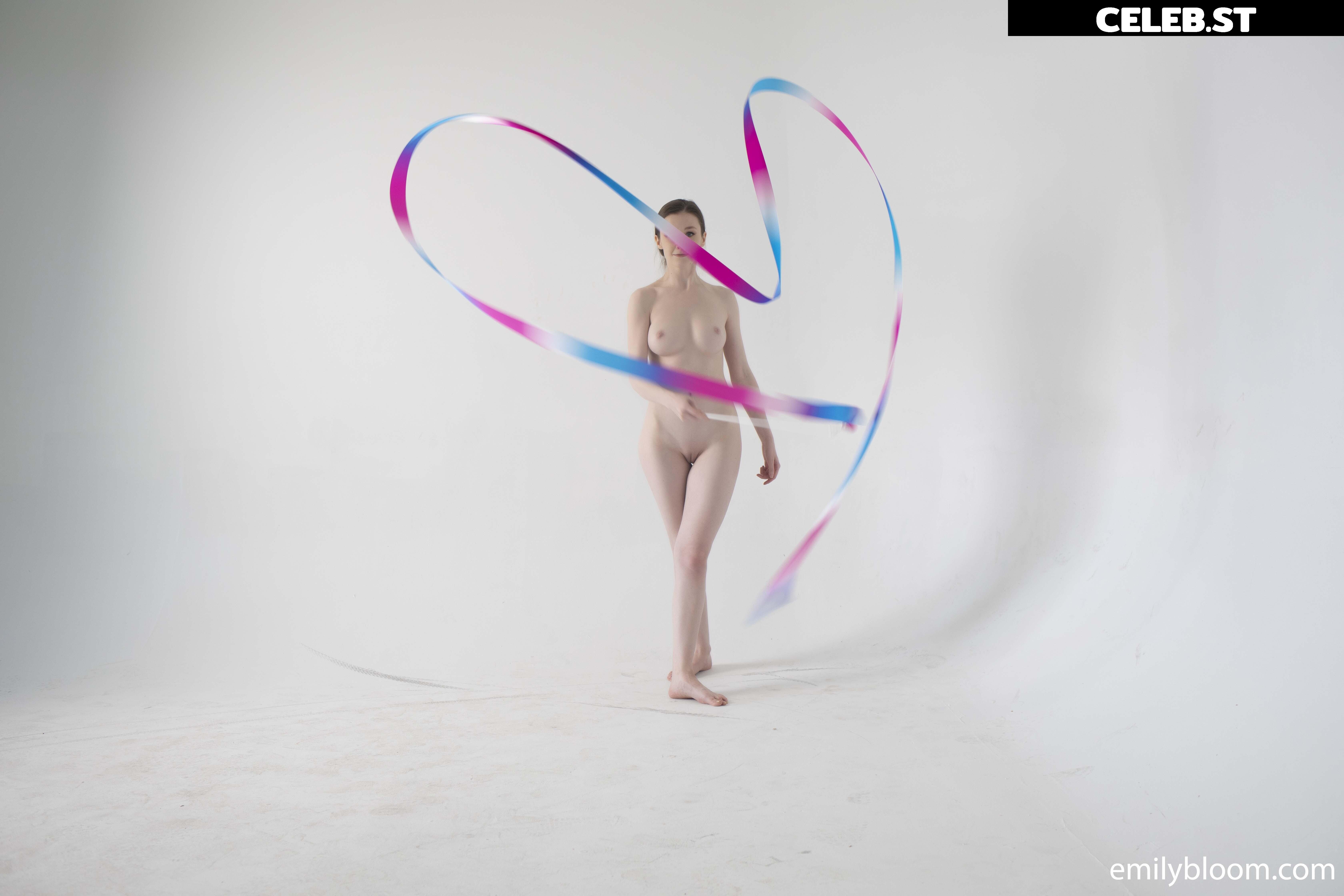Emily Bloom Image 24616814