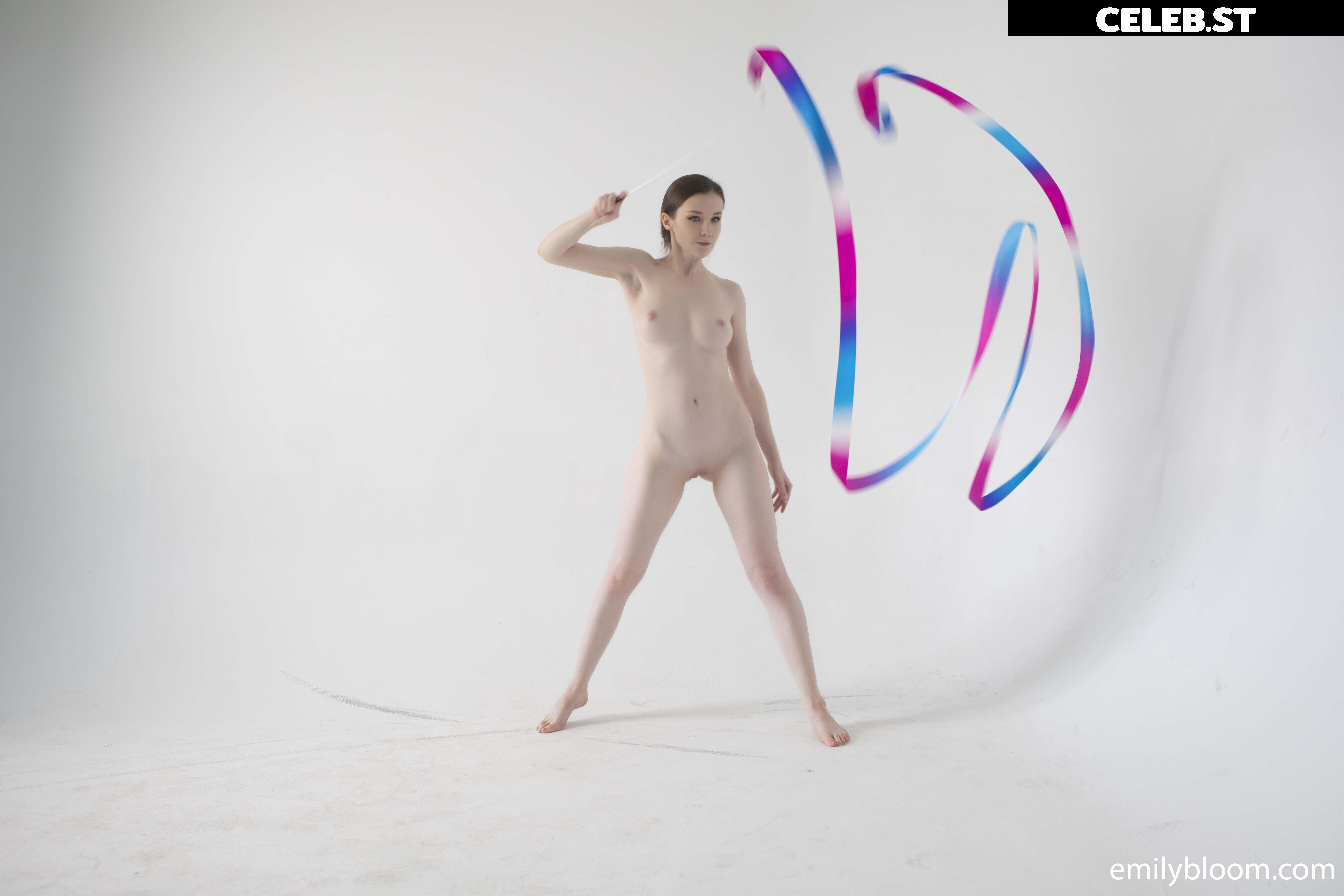 Emily Bloom Image 24616819
