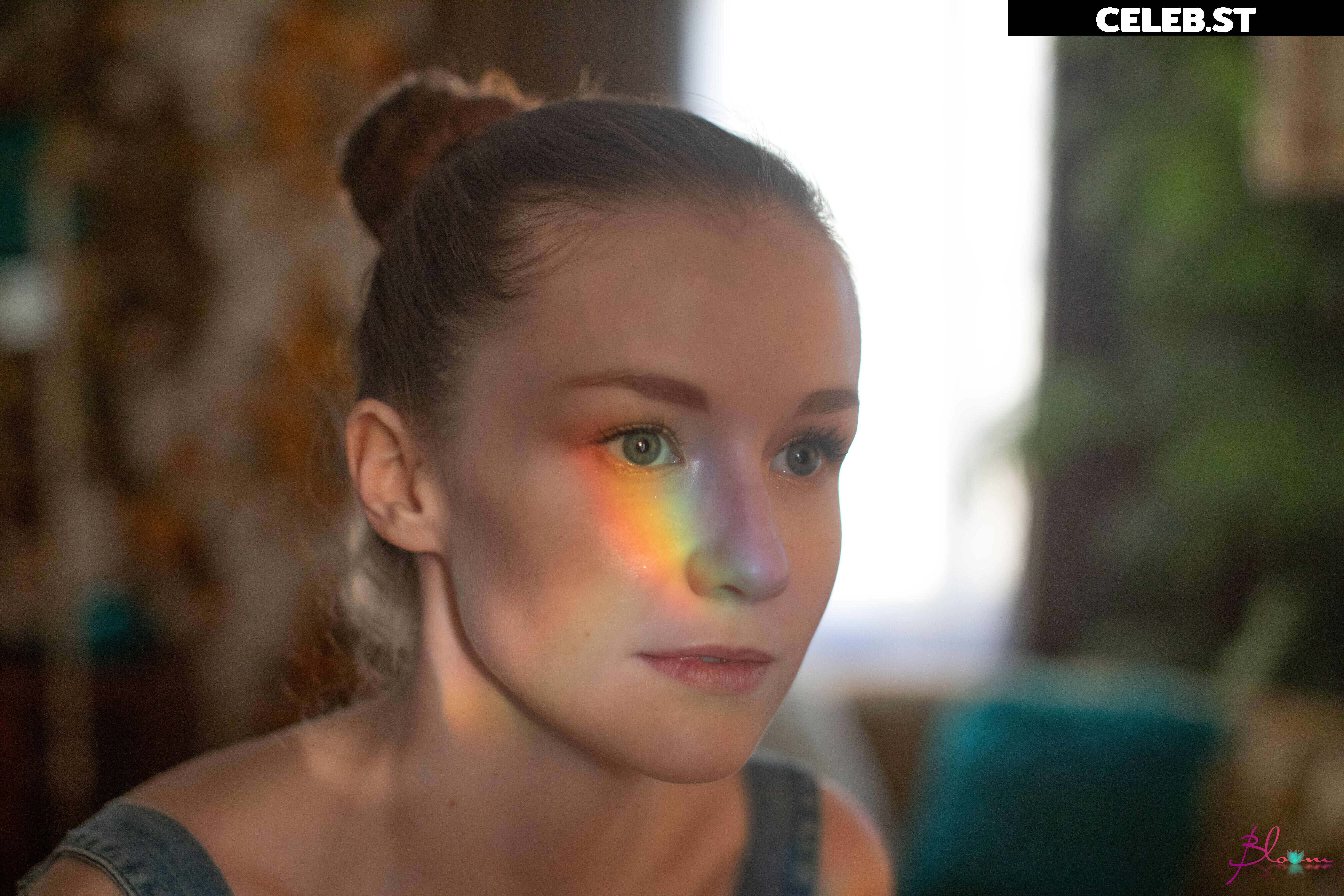 Emily Bloom Image 24623937